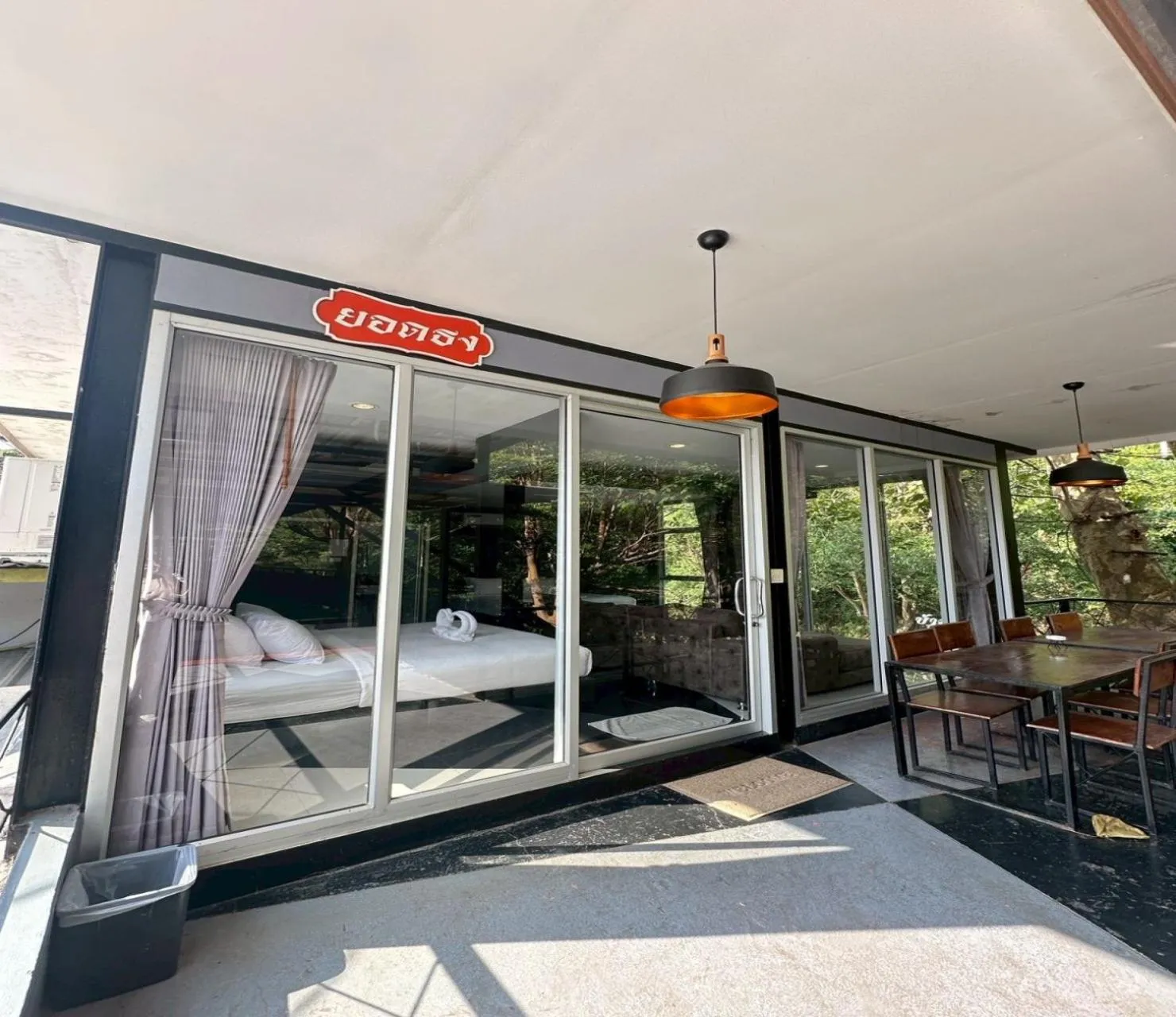 Balcony/Terrace, Bed in Natthapon Resort Kaeng Kachan