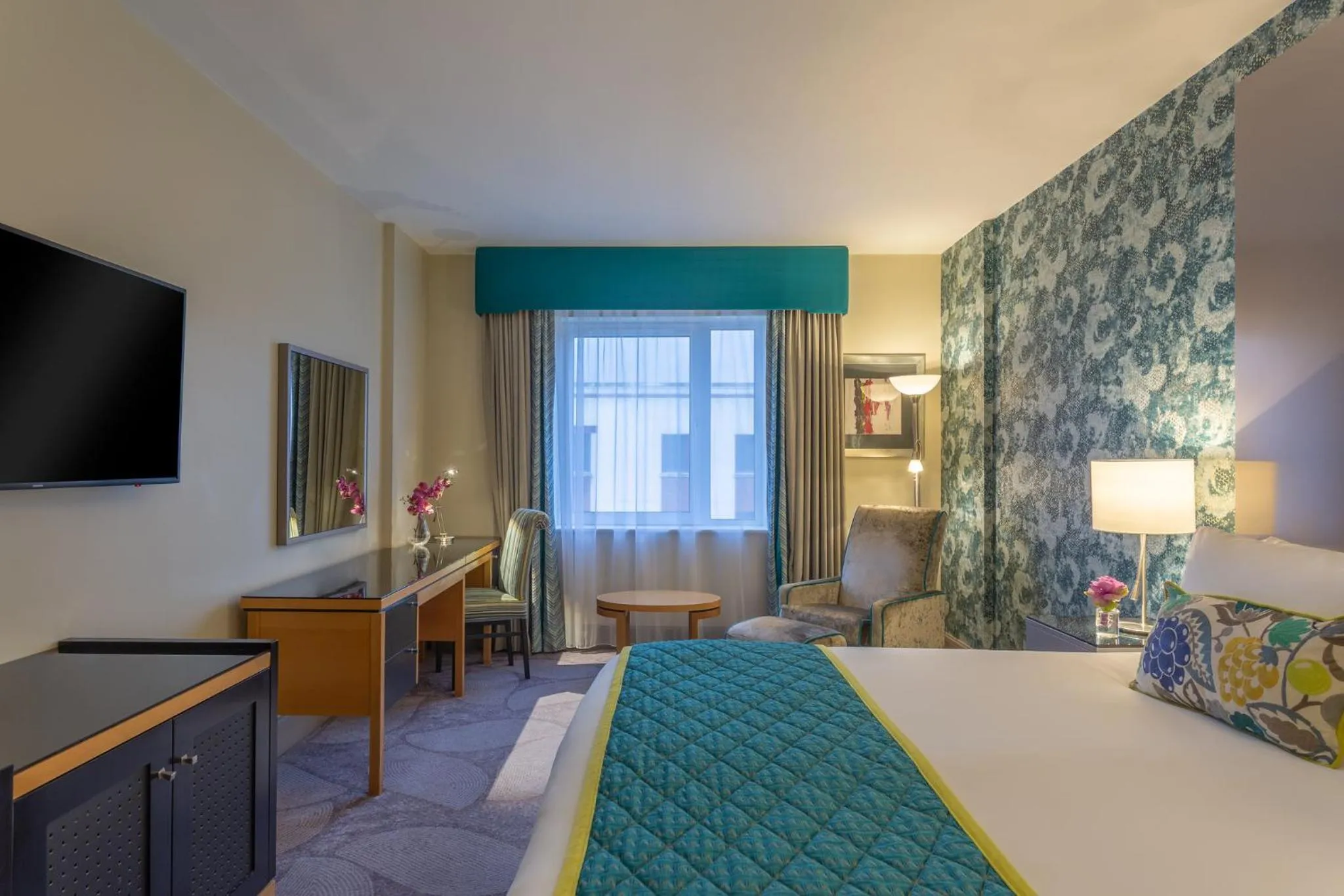 Photo of the whole room, Bed in Crowne Plaza Dublin Airport by IHG