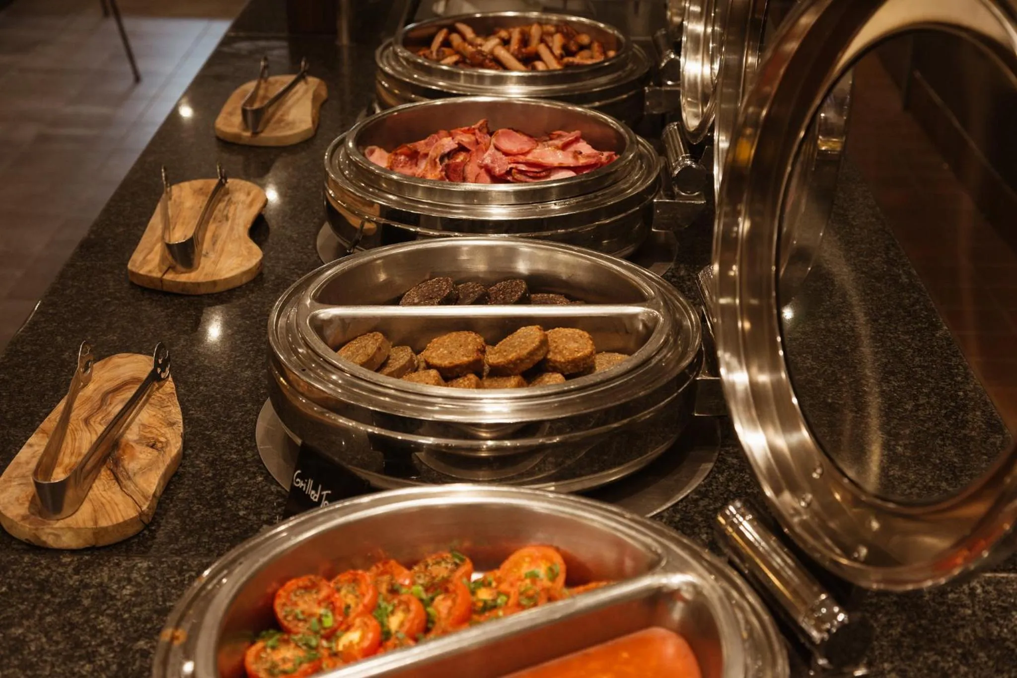 Restaurant/places to eat in Crowne Plaza Dublin Airport by IHG