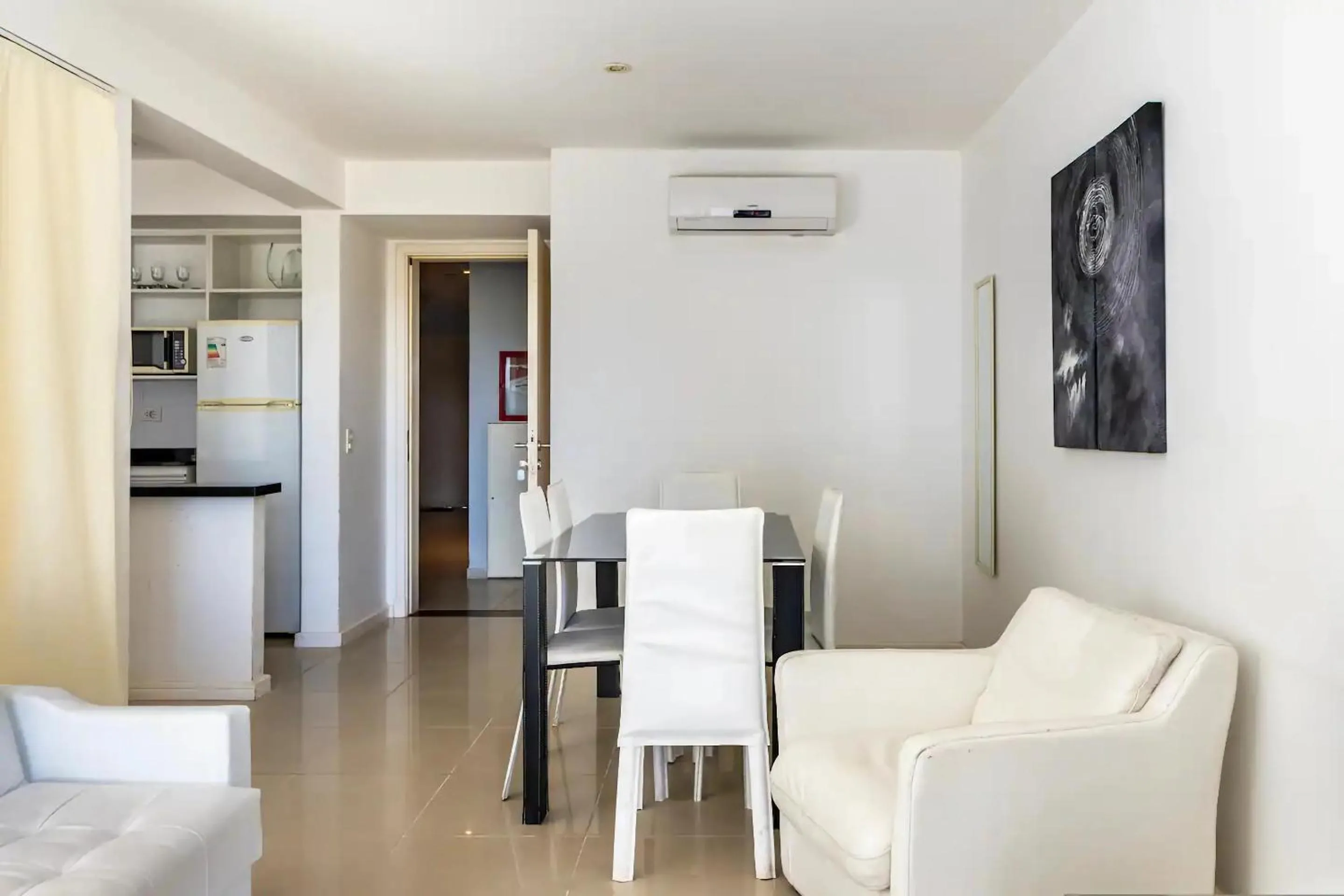Dining area in Arenas del Mar Apartments