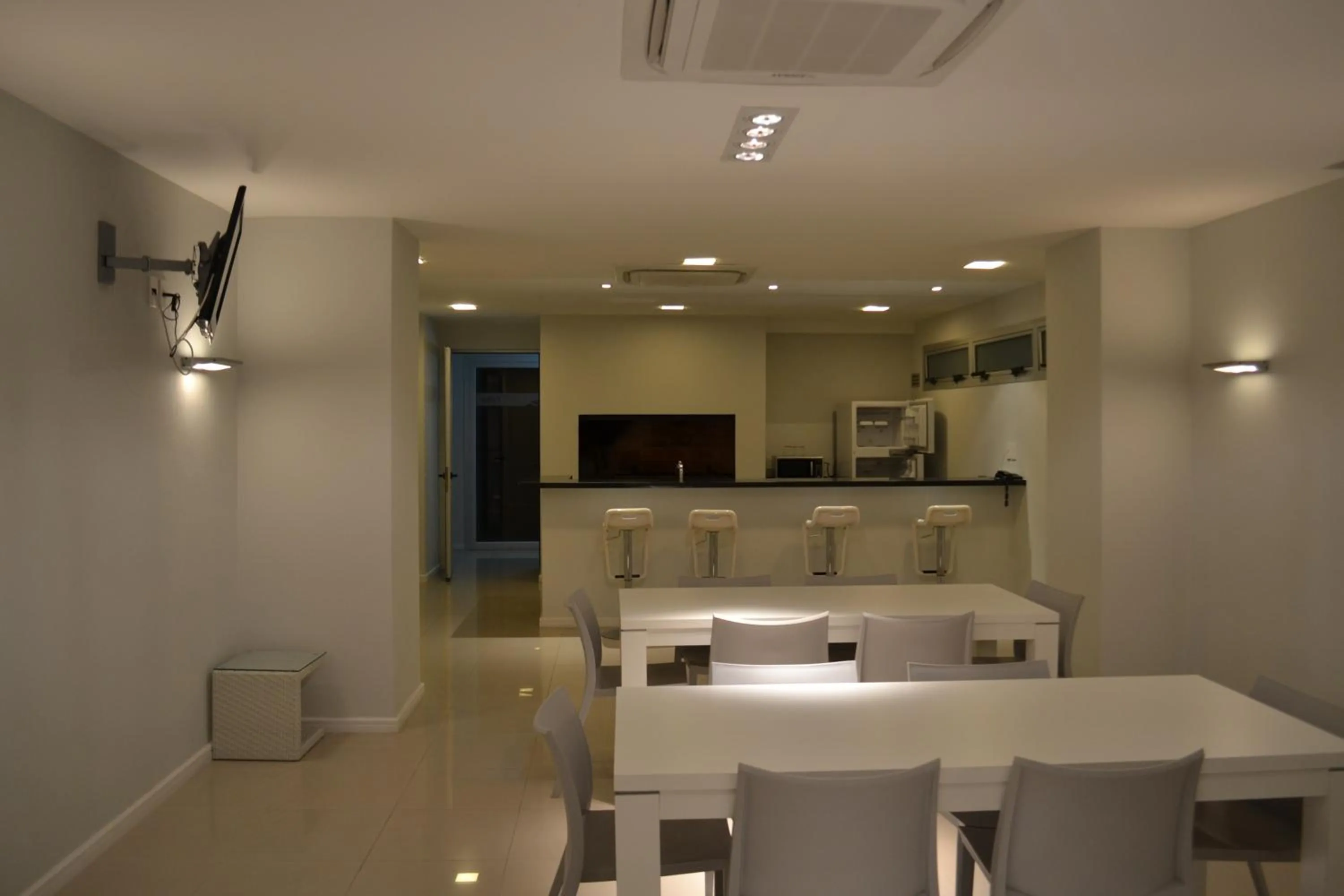 BBQ facilities in Arenas del Mar Apartments