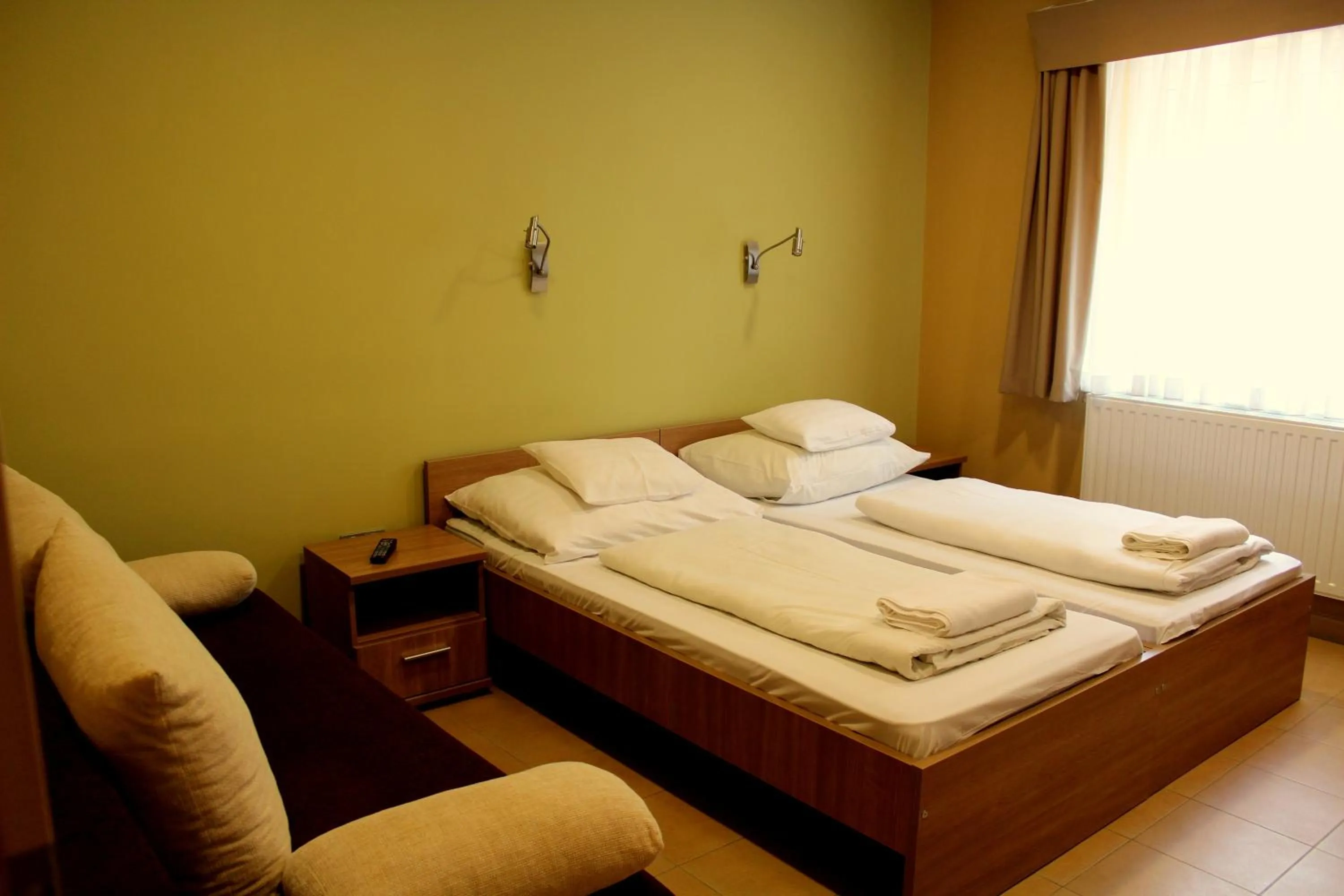 Bedroom, Bed in BF Hotel