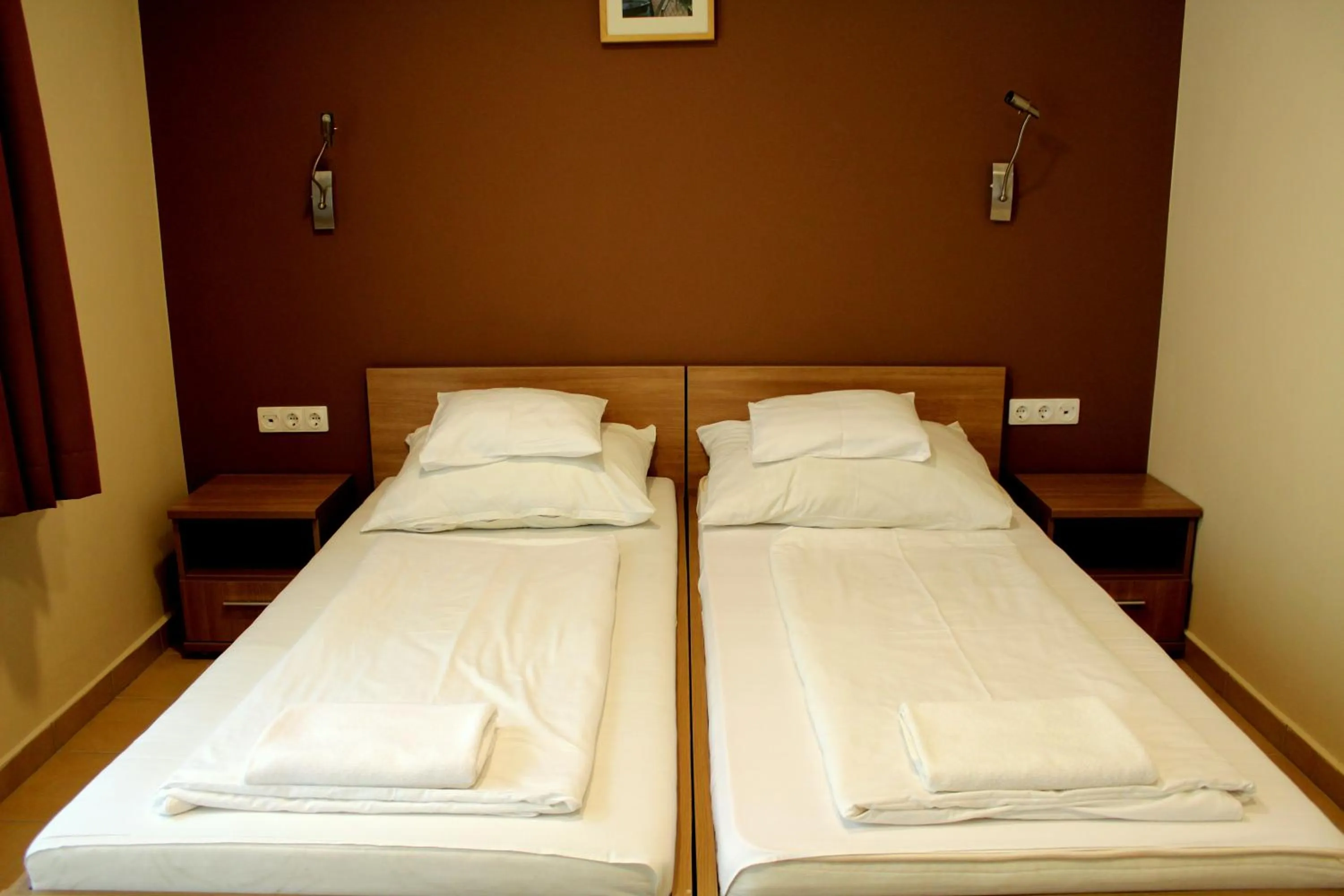 Bedroom, Bed in BF Hotel