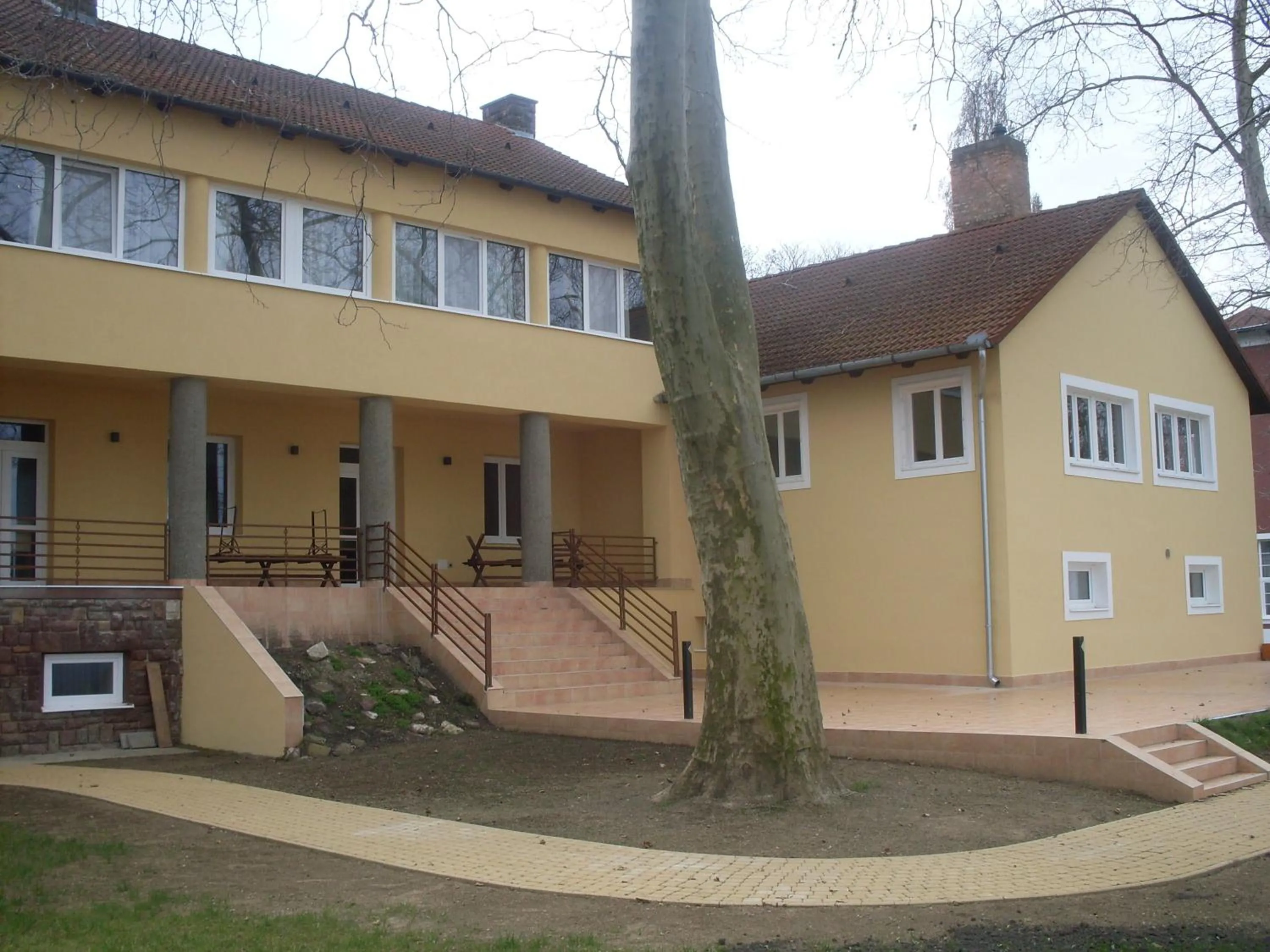 Property building in BF Hotel