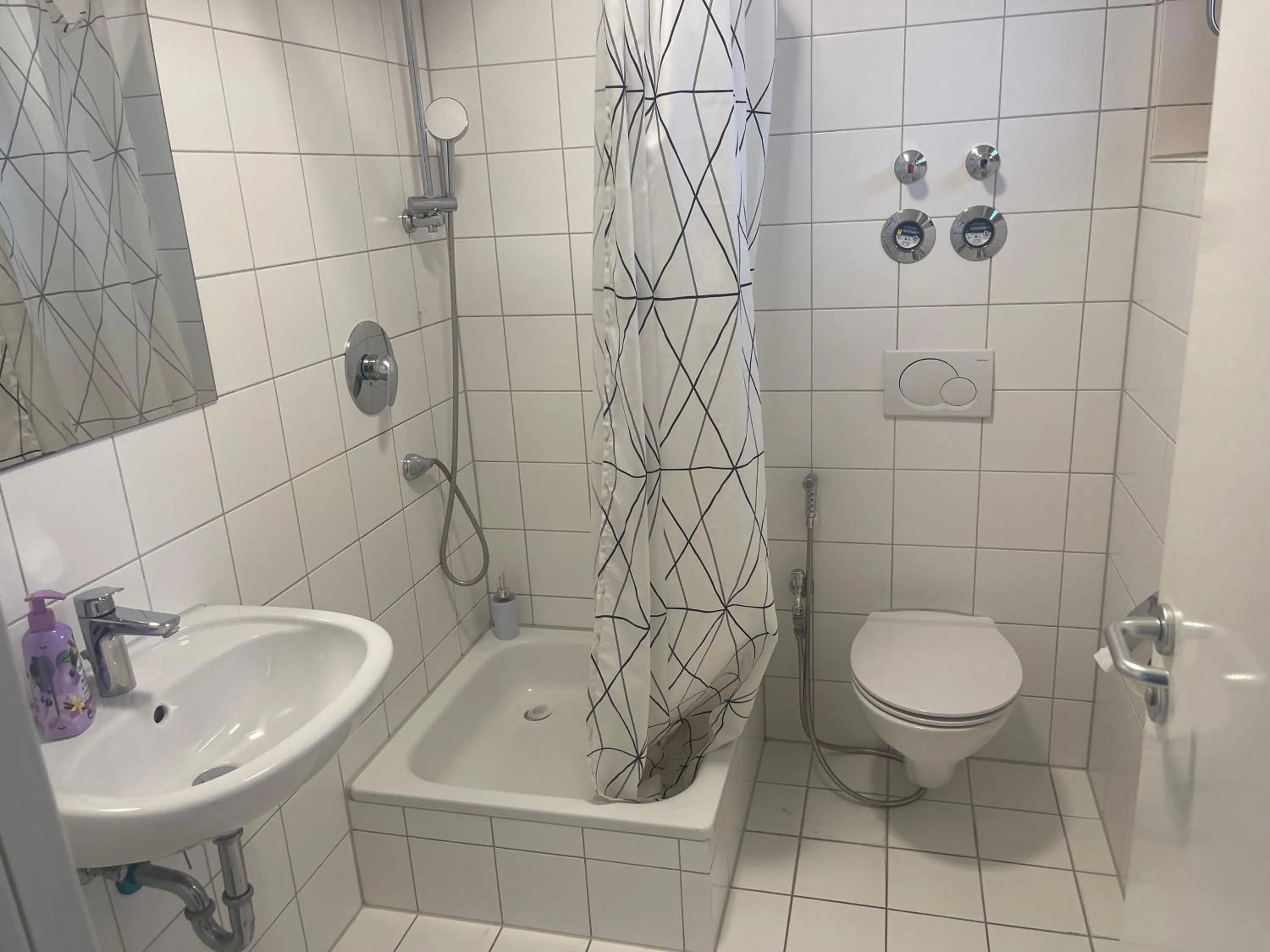 Bathroom in Baynunah Suites Aparthotel