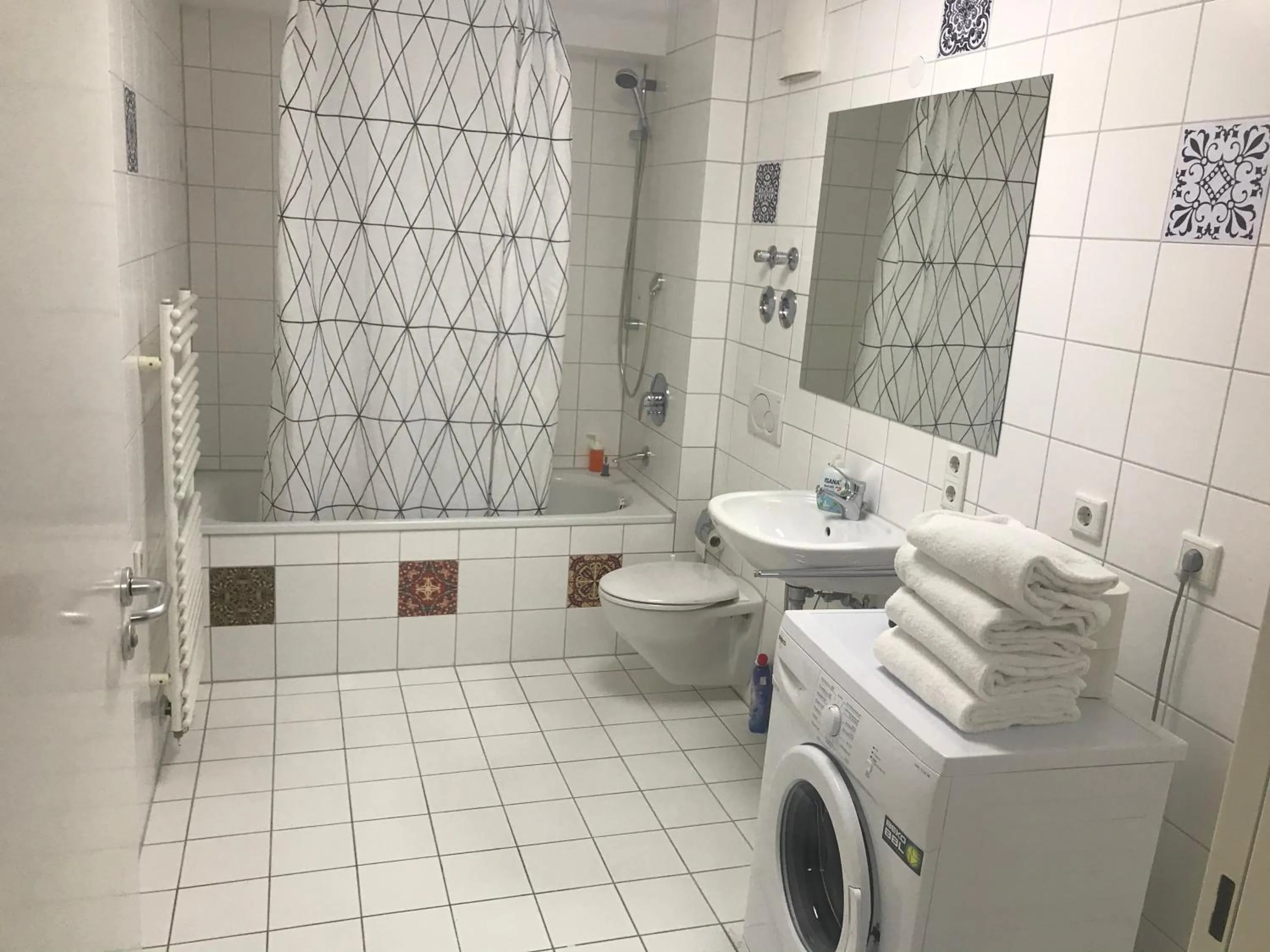 Bathroom in Baynunah Suites Aparthotel