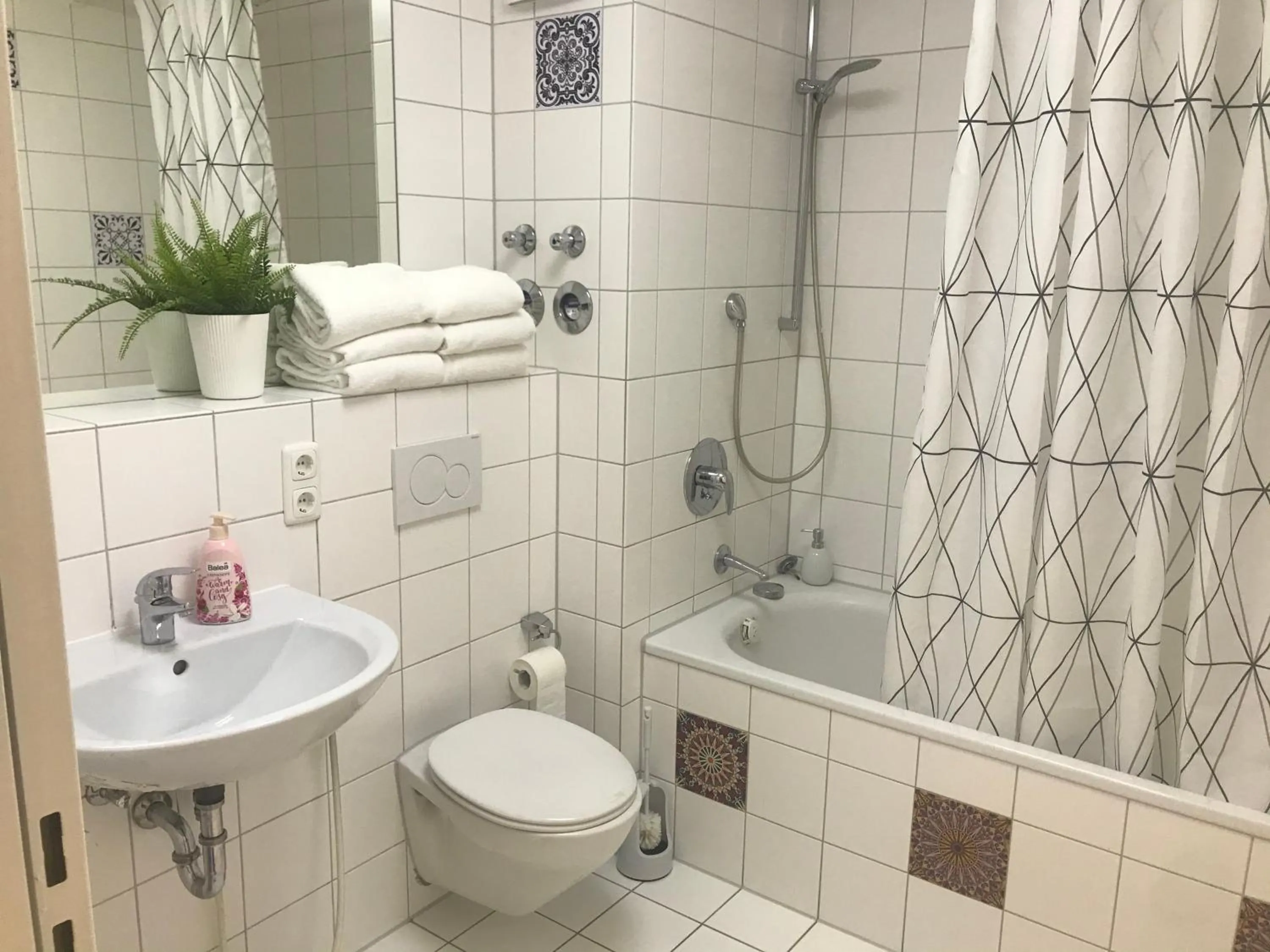 Bathroom in Baynunah Suites Aparthotel