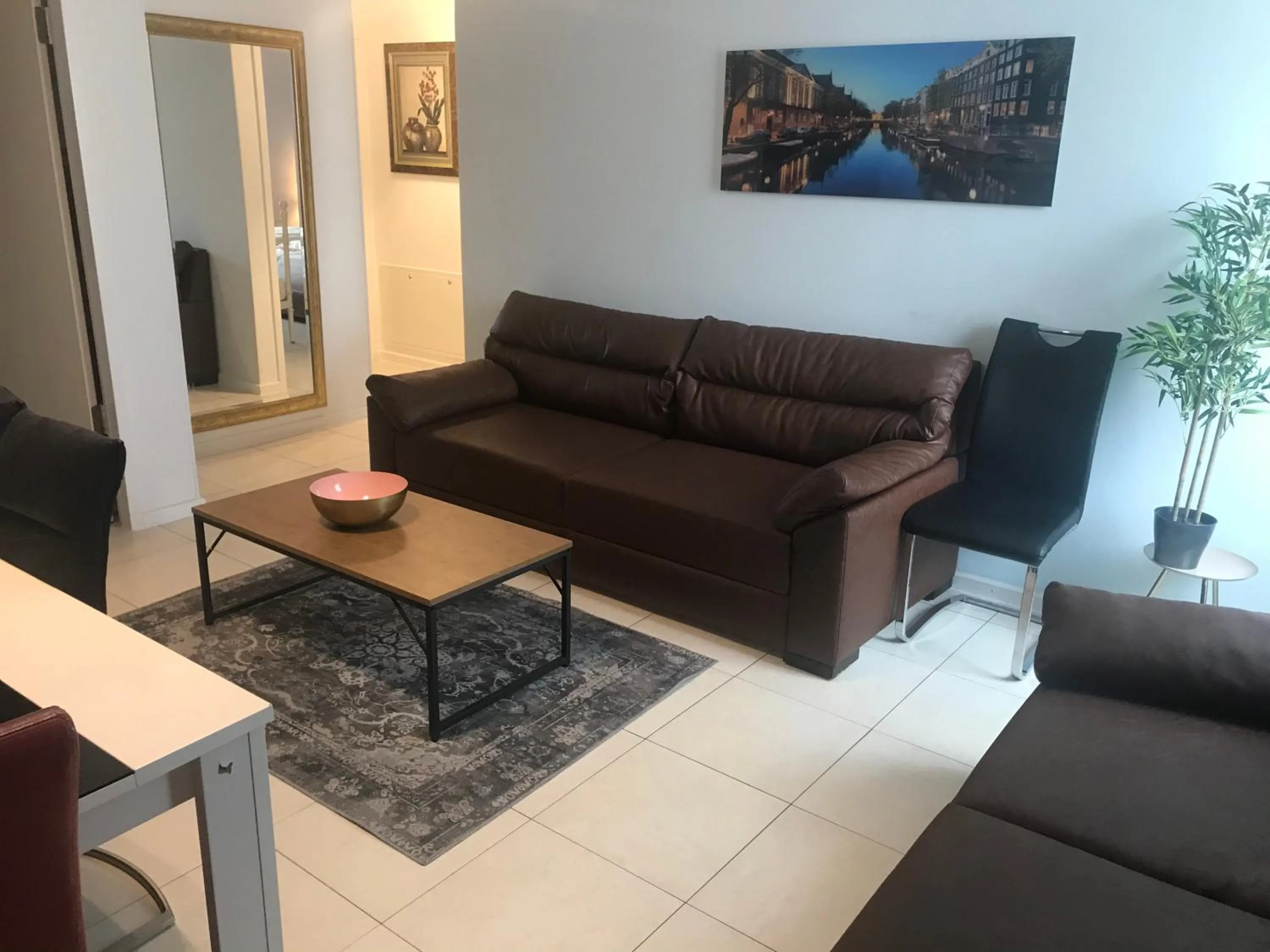 Living room in Baynunah Suites Aparthotel