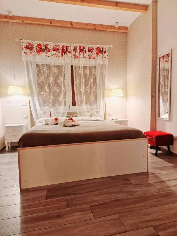 Bedroom, Bed in Il Mare Di Roma Luxury
