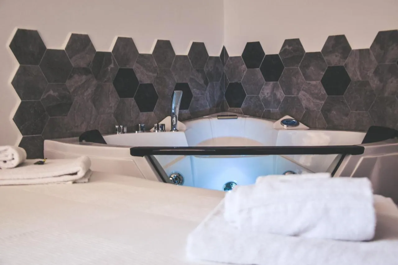 Decorative detail in Il Mare Di Roma Luxury