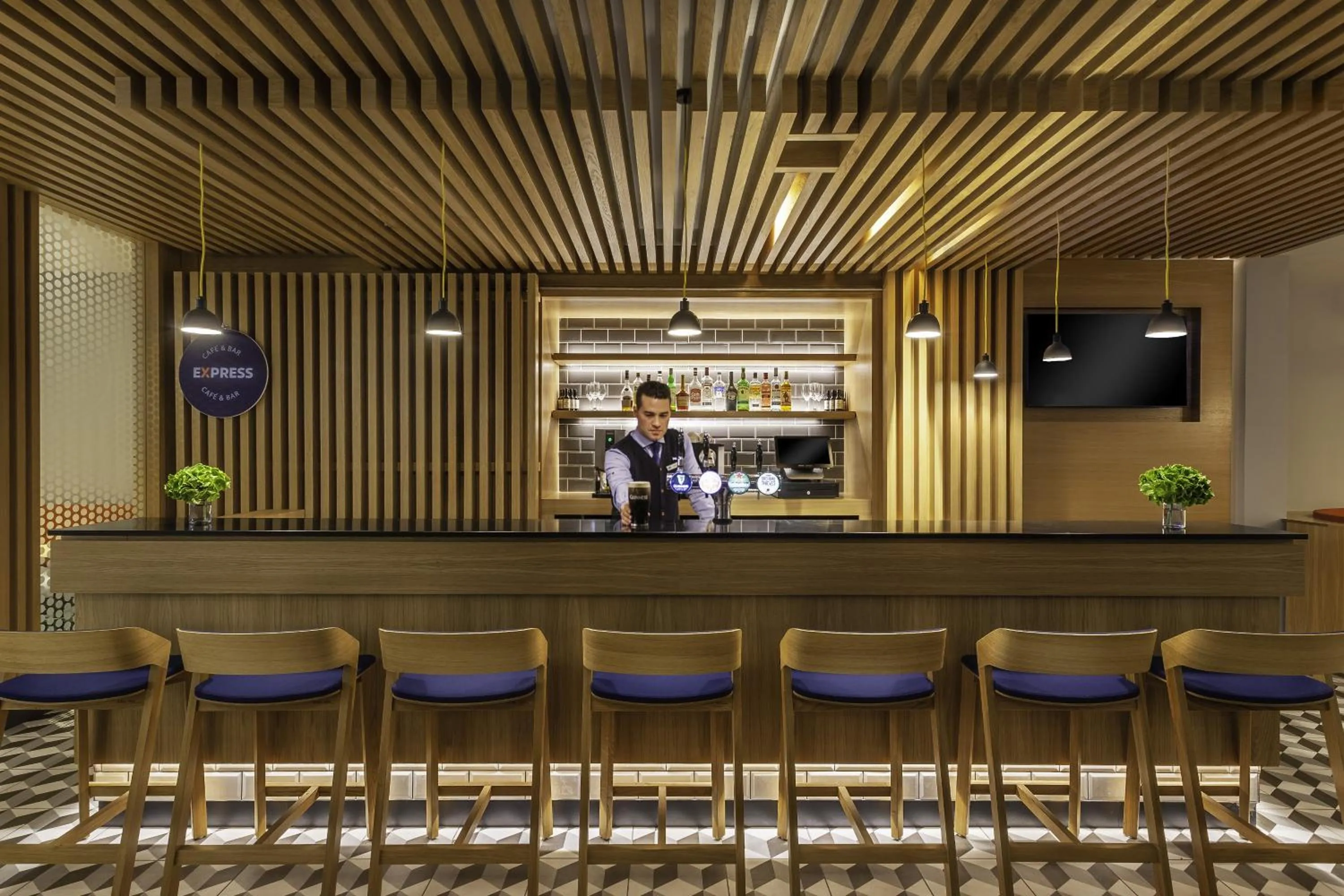 Lounge or bar in Holiday Inn Express Dublin-Airport by IHG