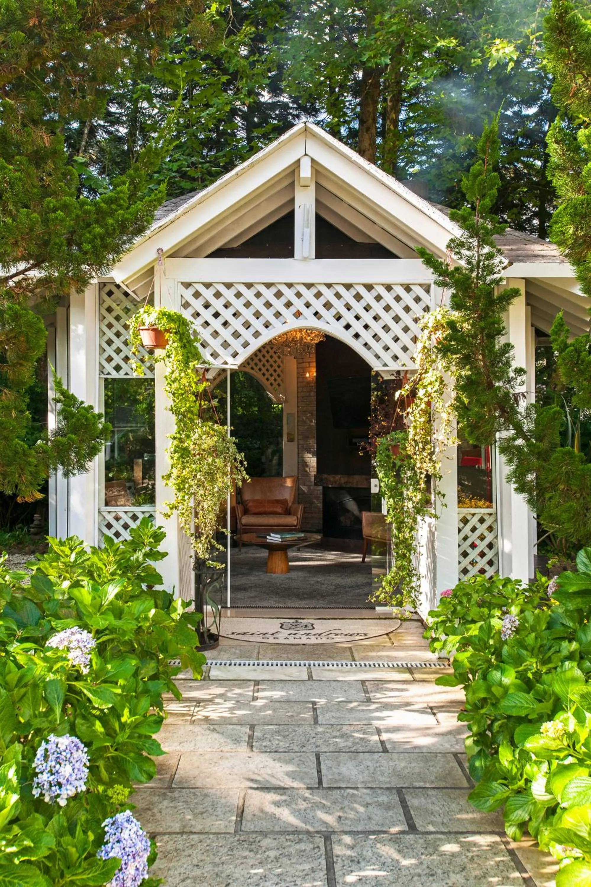 Property building in Castelo Saint Andrews