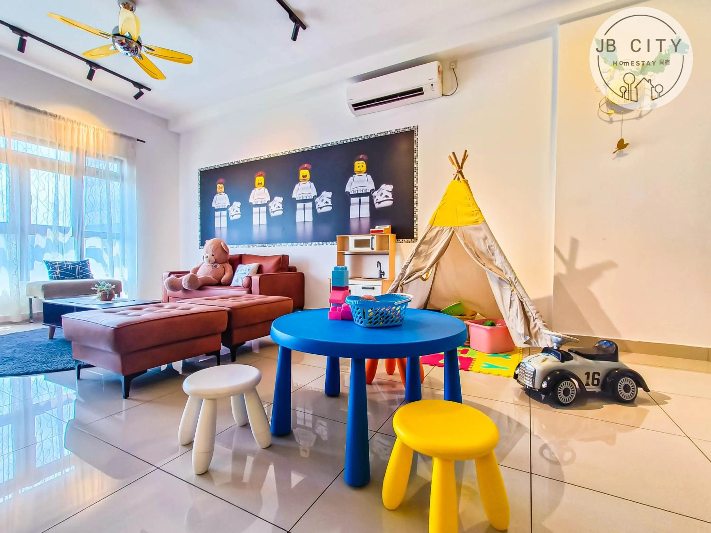 Living room in Pangsapuri Meridian by RR JBcity