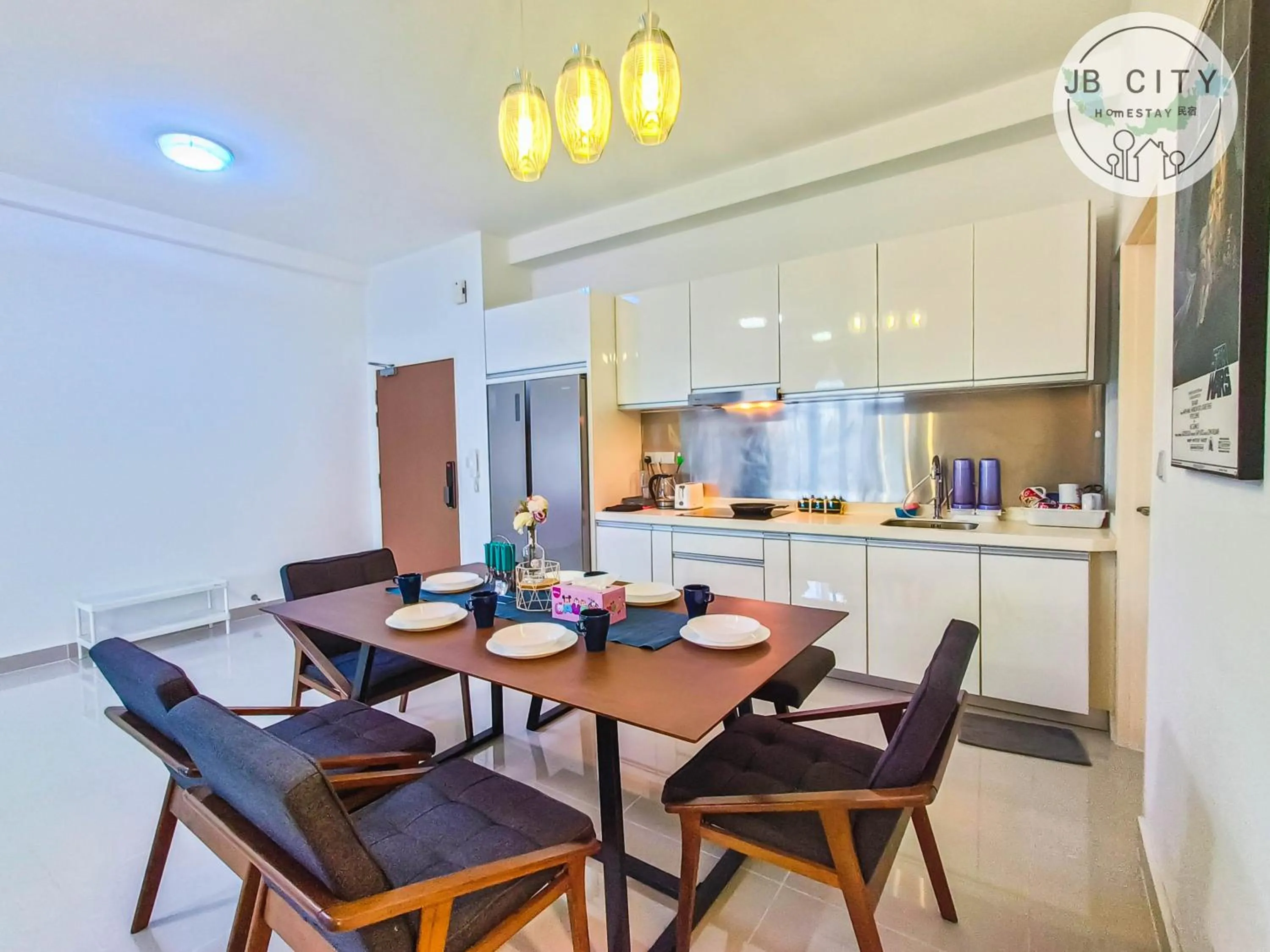 Kitchen or kitchenette in Pangsapuri Meridian by RR JBcity