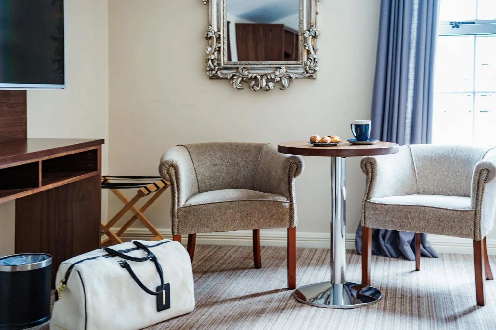 Seating area in The Wyatt Hotel