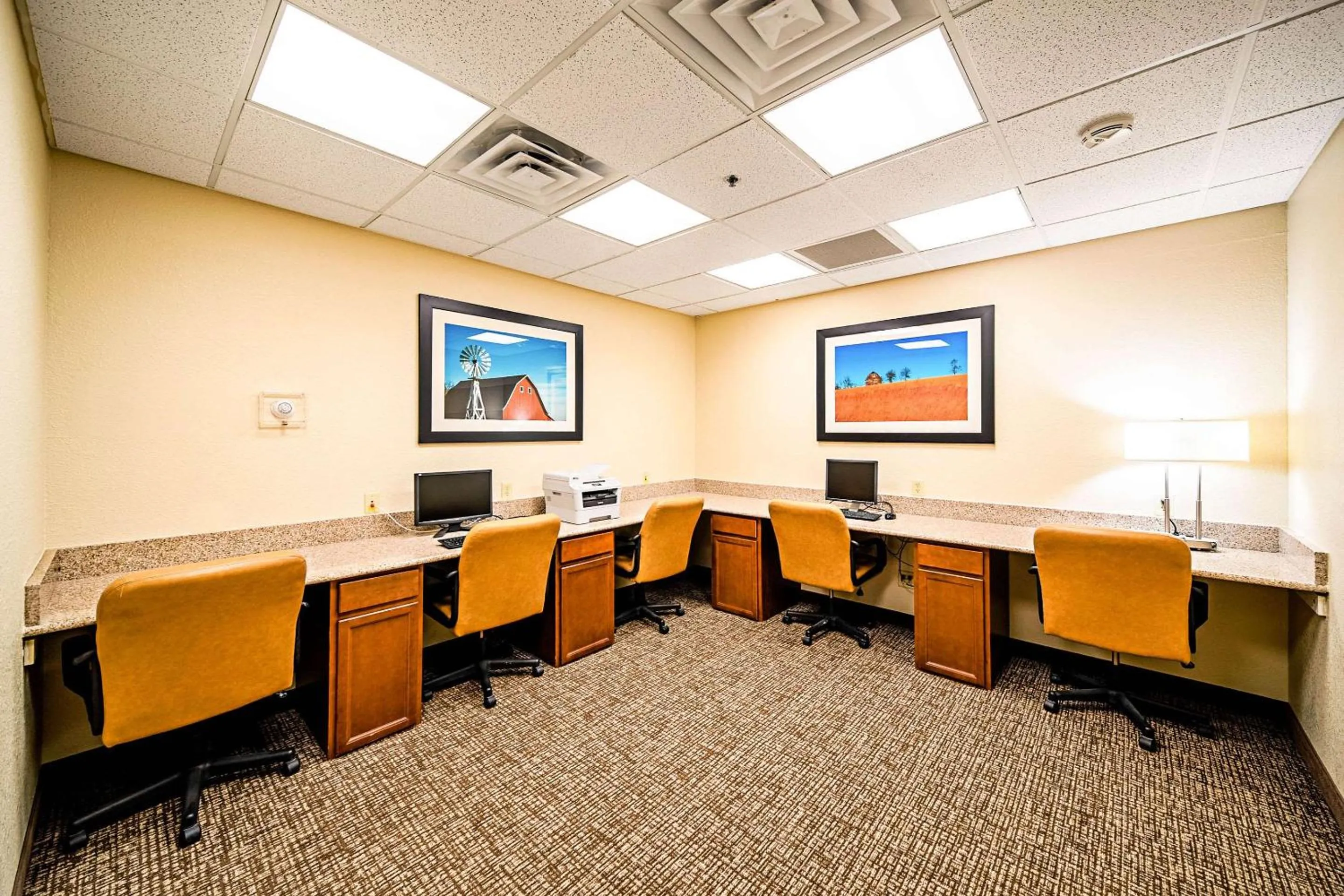 Business facilities in Comfort Inn & Suites Independence