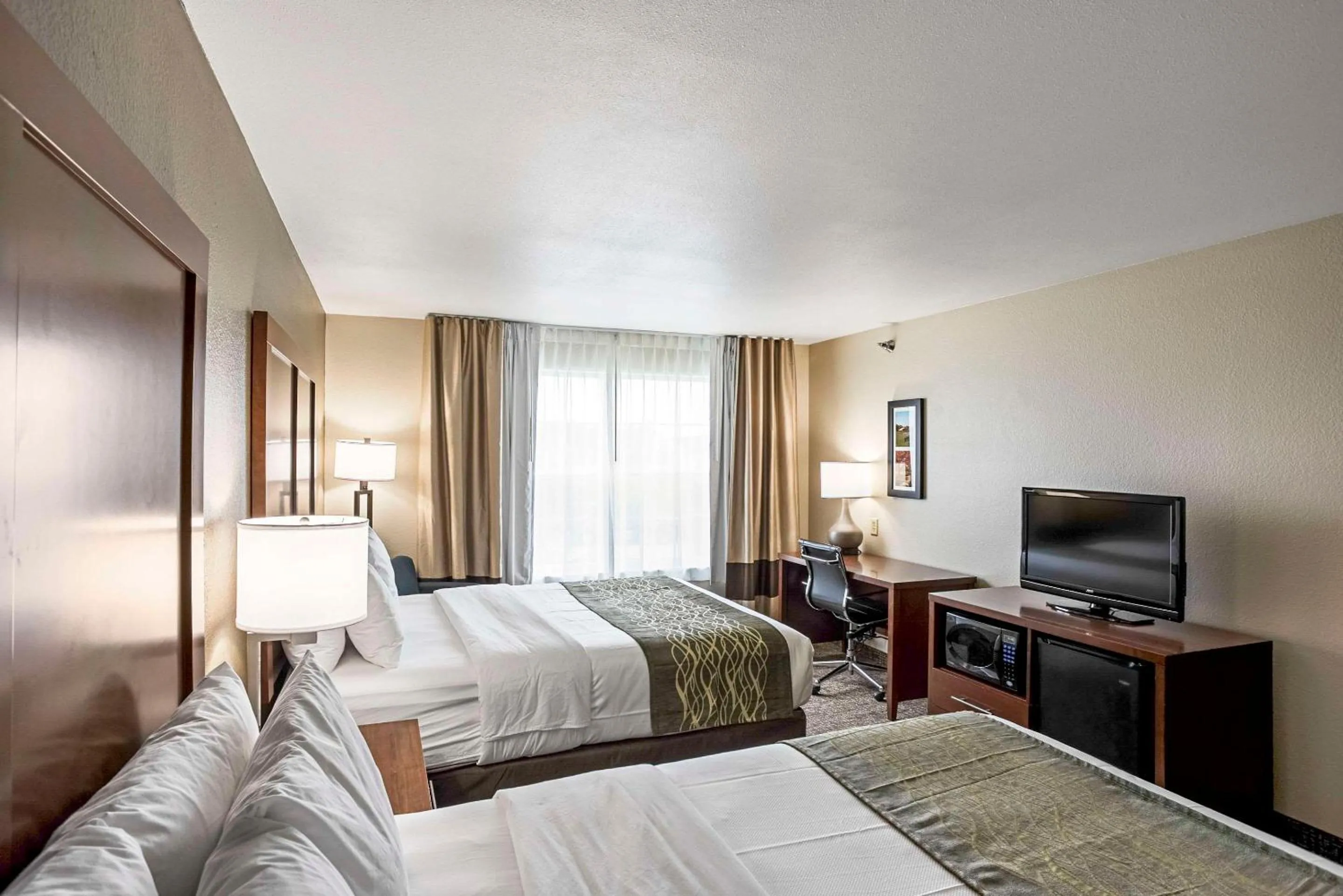 Bedroom, Bed in Comfort Inn & Suites Independence