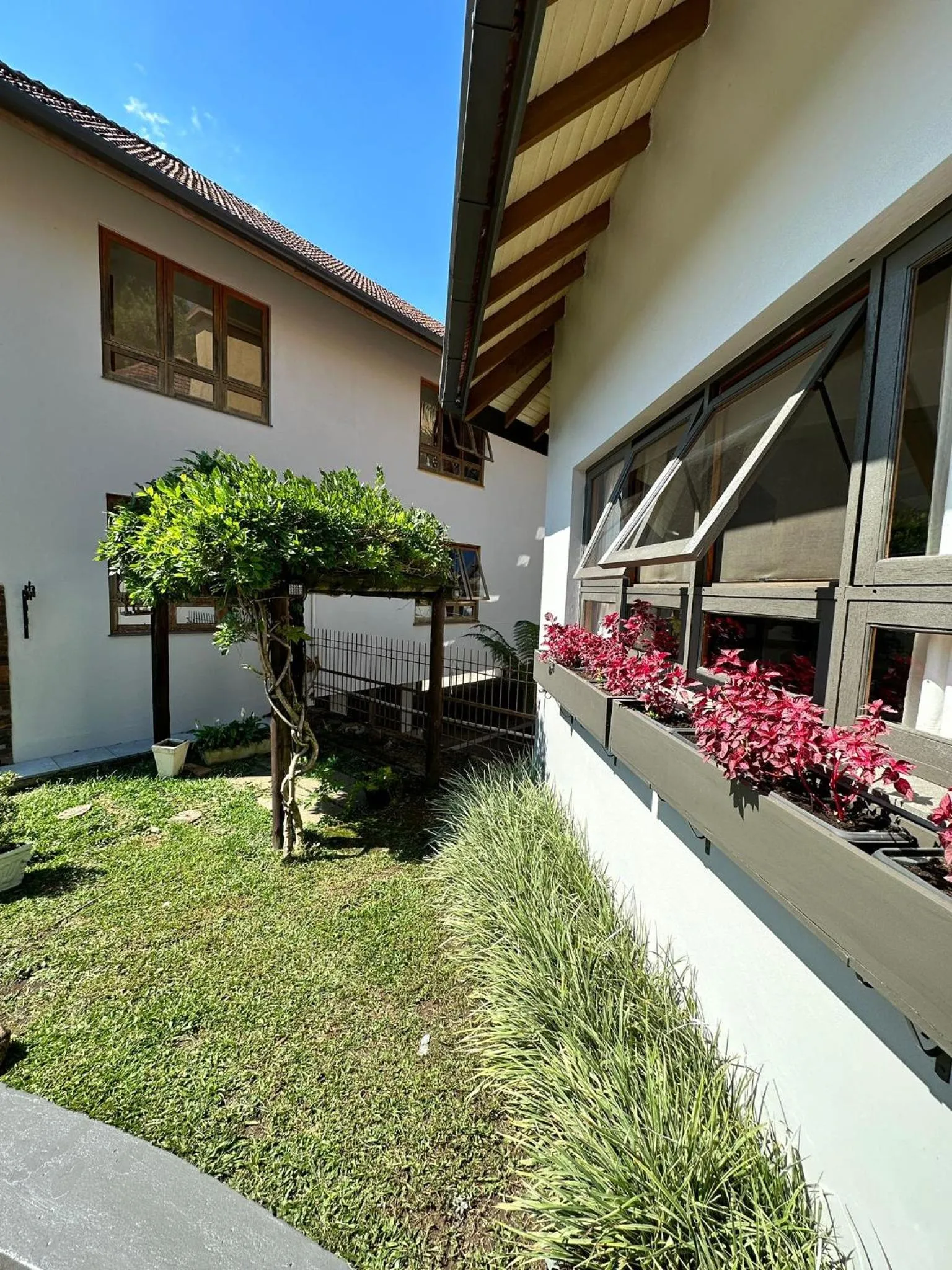 Property building in Pousada Villa Verde