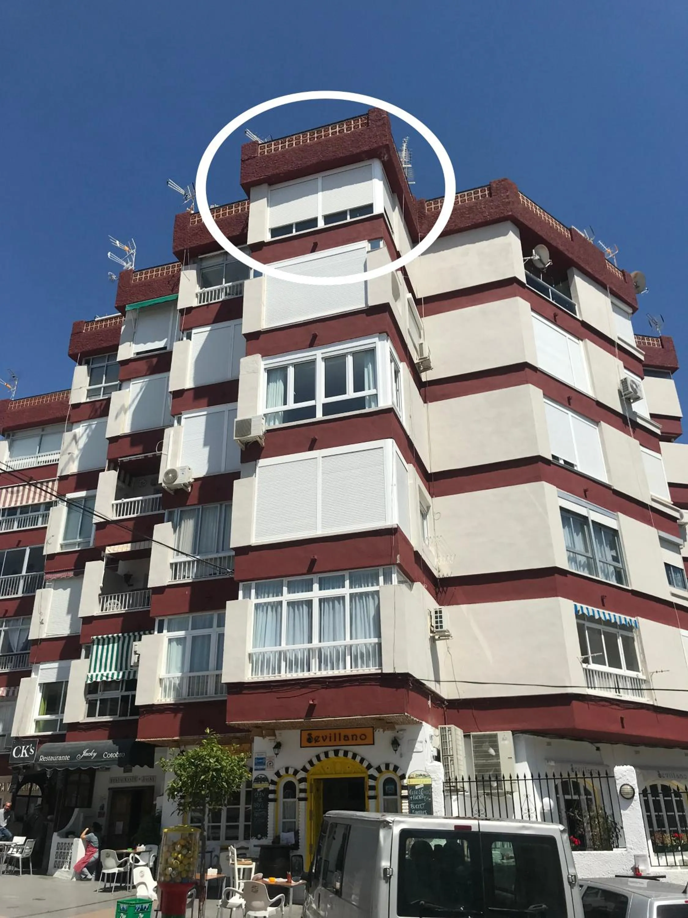 Mini Penthouse close to beach with nice seaviews