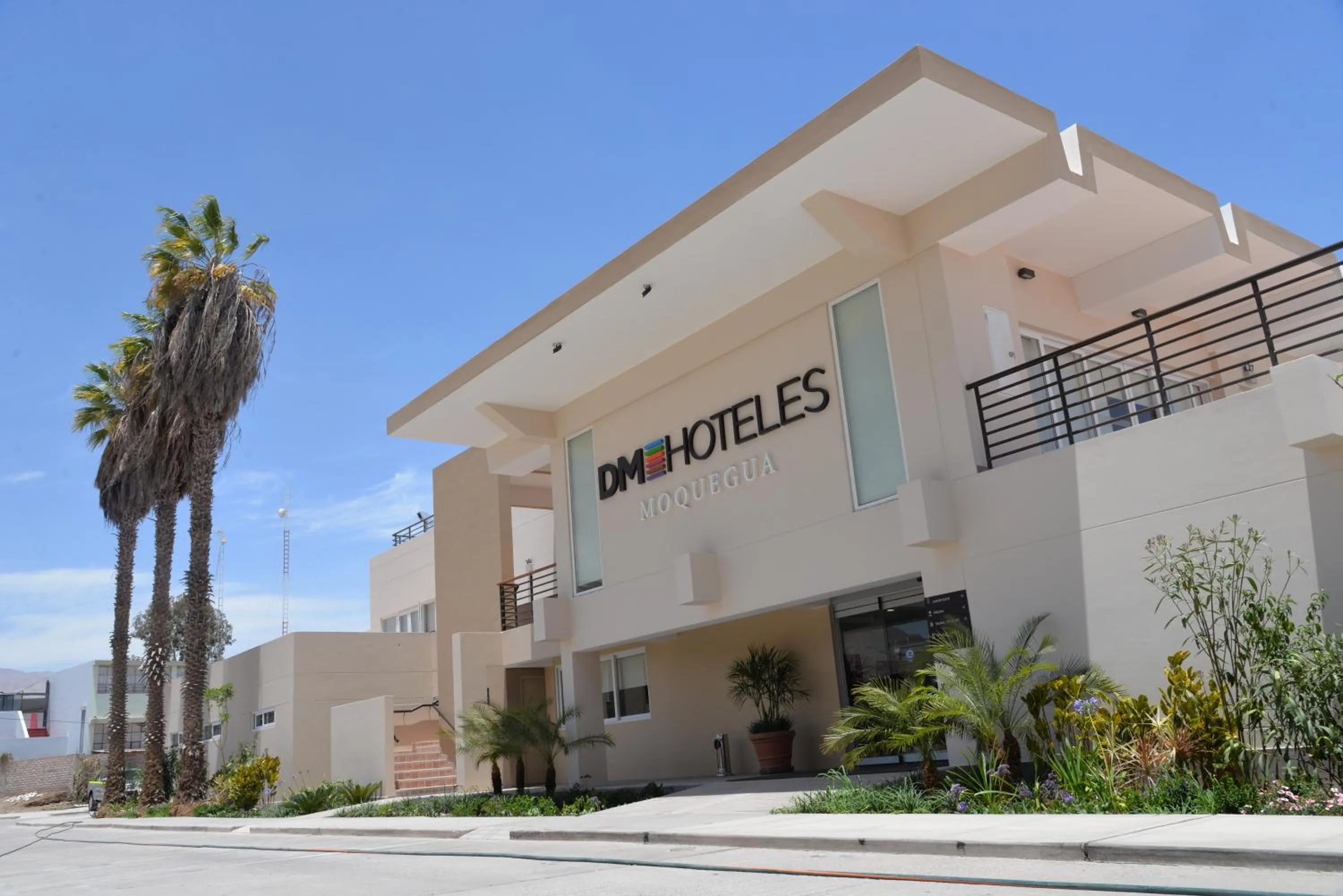 Facade/entrance in DM Hoteles Moquegua