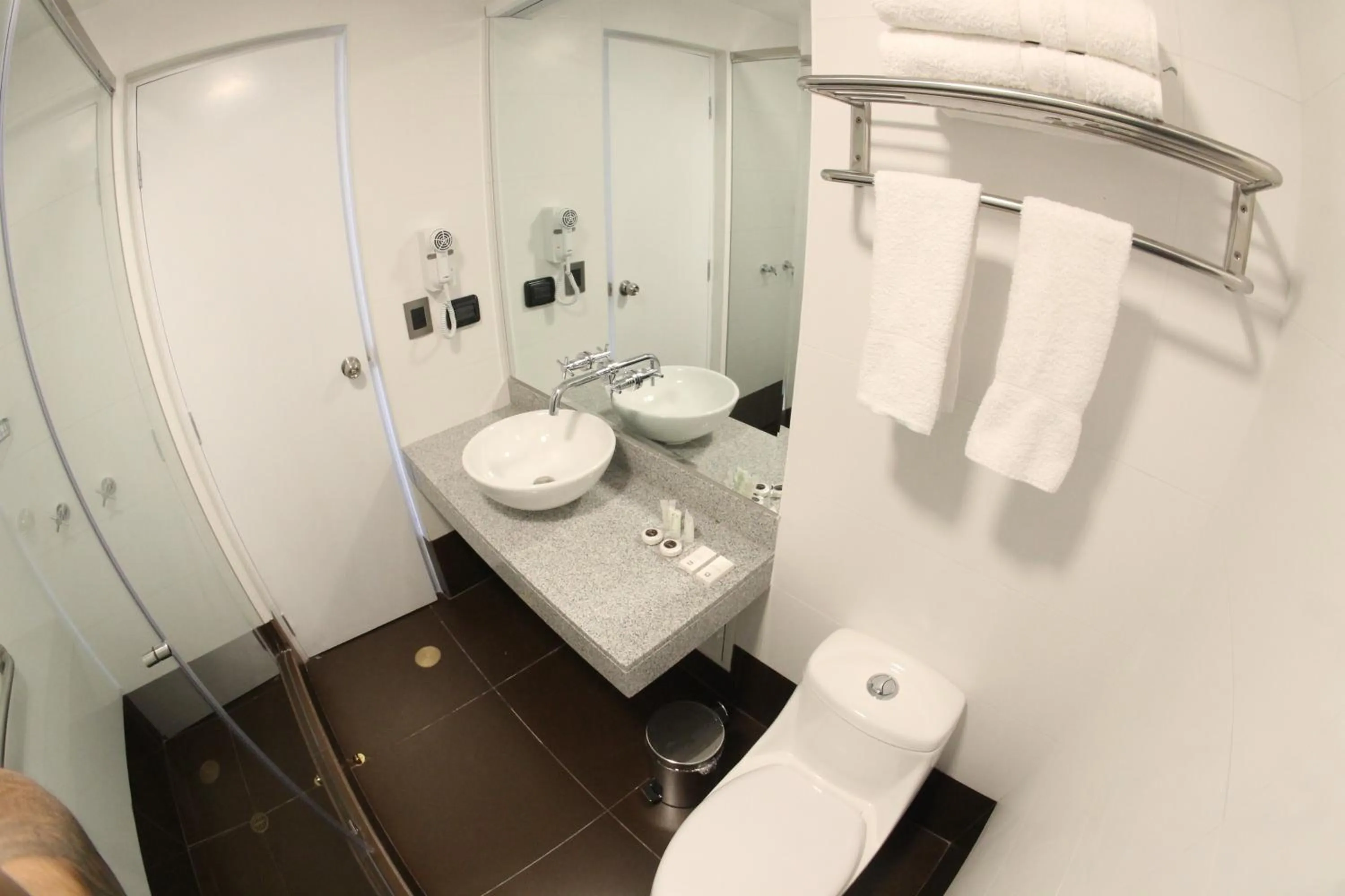 Bathroom in DM Hoteles Moquegua