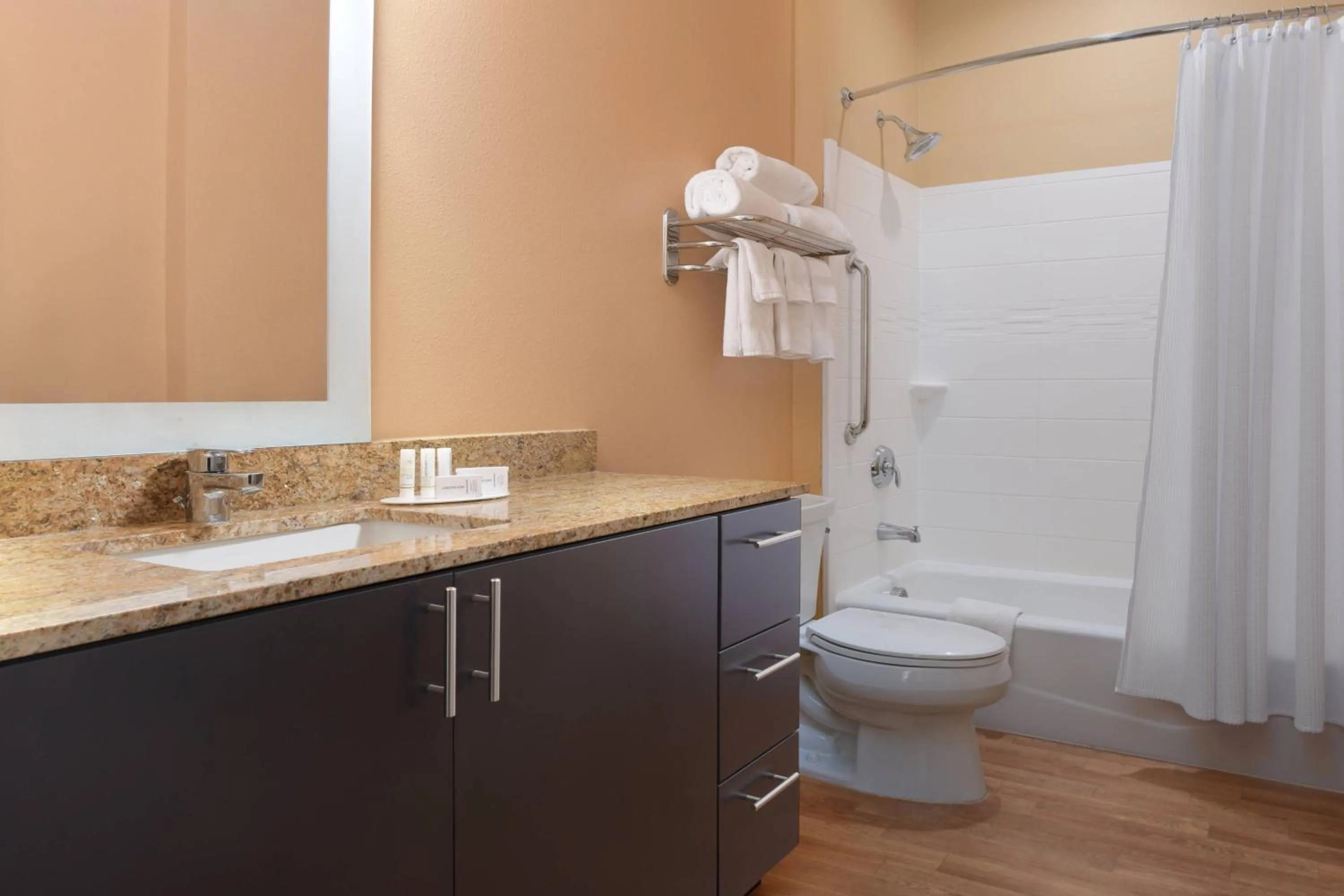 Bathroom in TownePlace Suites by Marriott Lake Jackson Clute