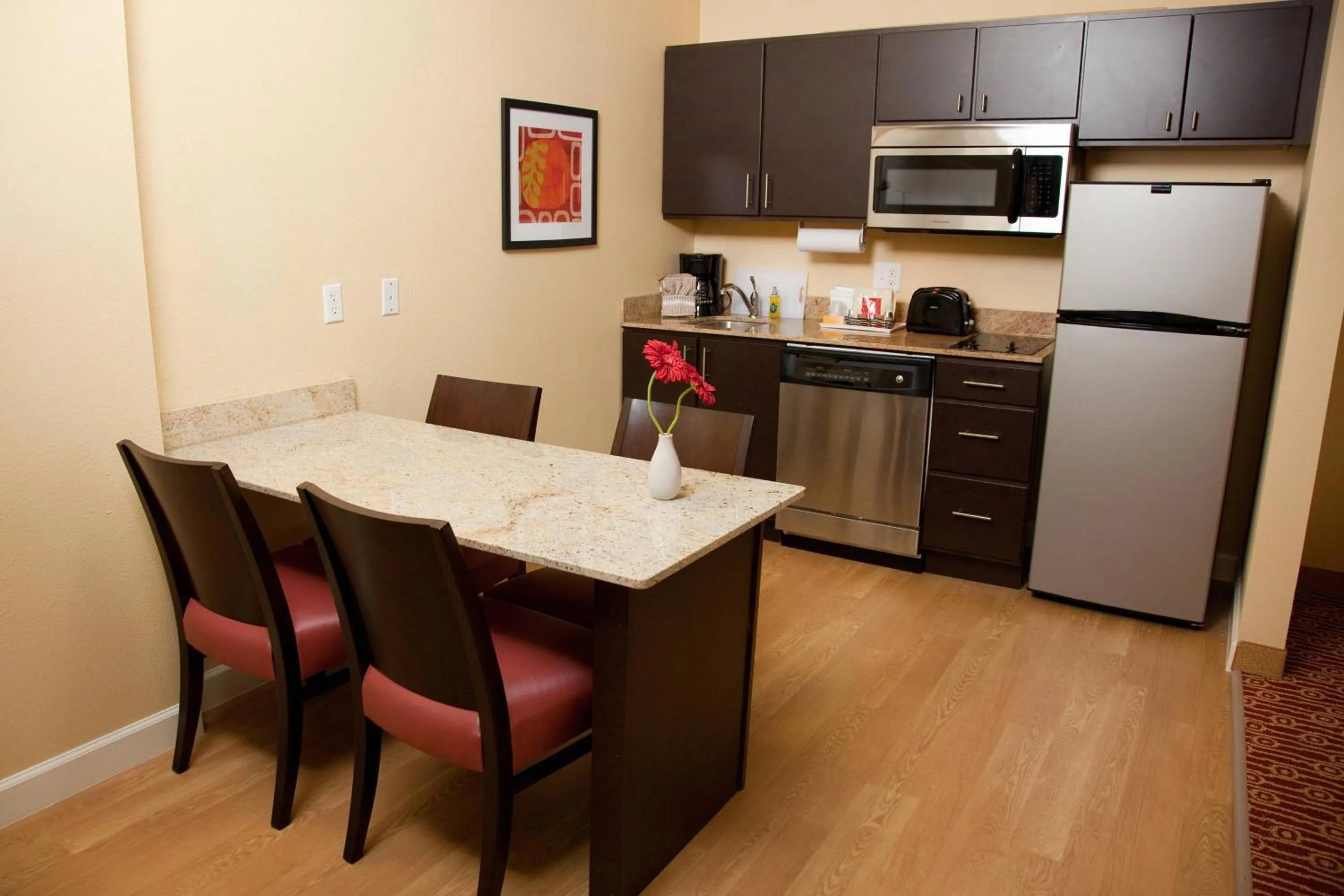 Kitchen or kitchenette in TownePlace Suites by Marriott Lake Jackson Clute
