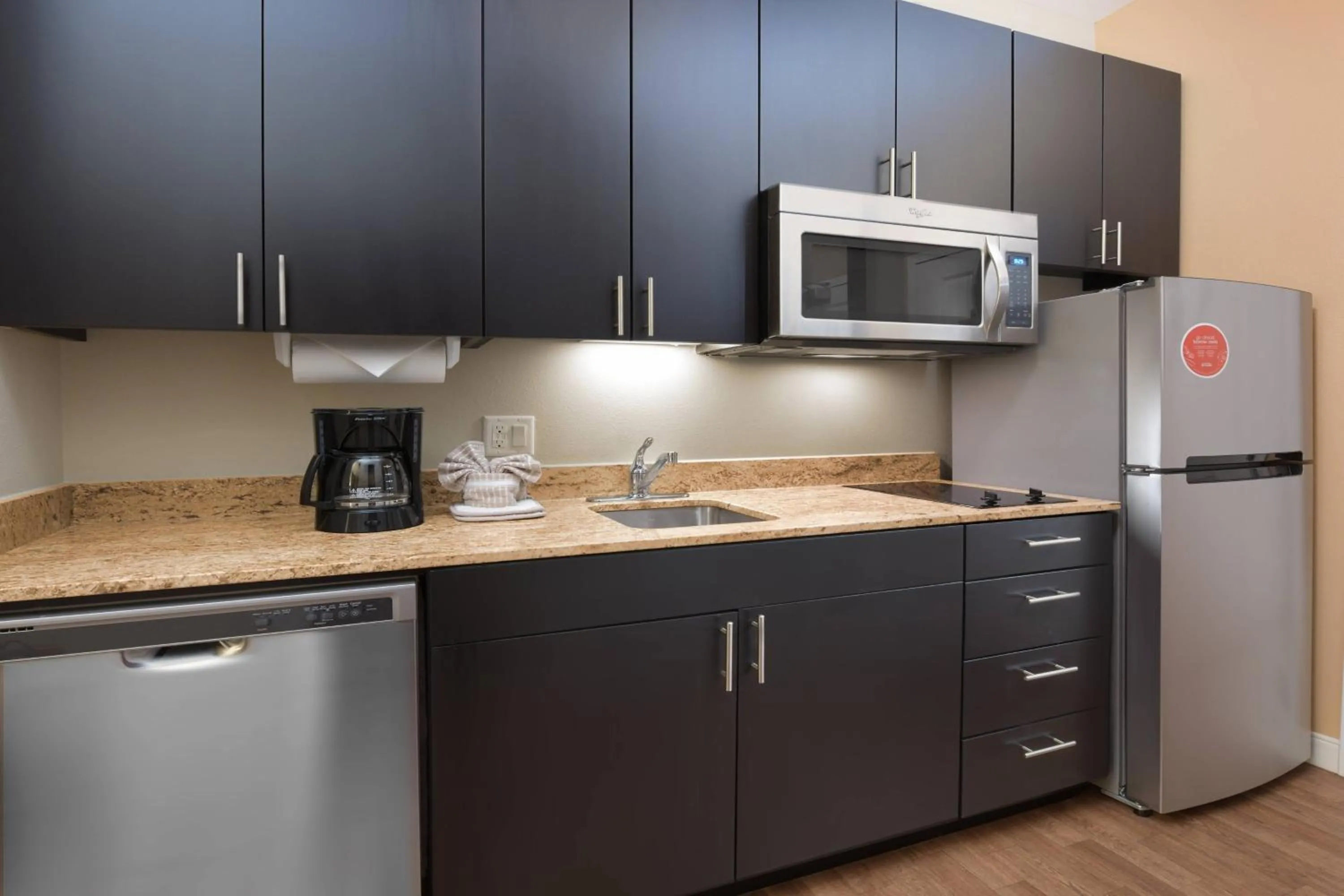 Kitchen or kitchenette in TownePlace Suites by Marriott Lake Jackson Clute