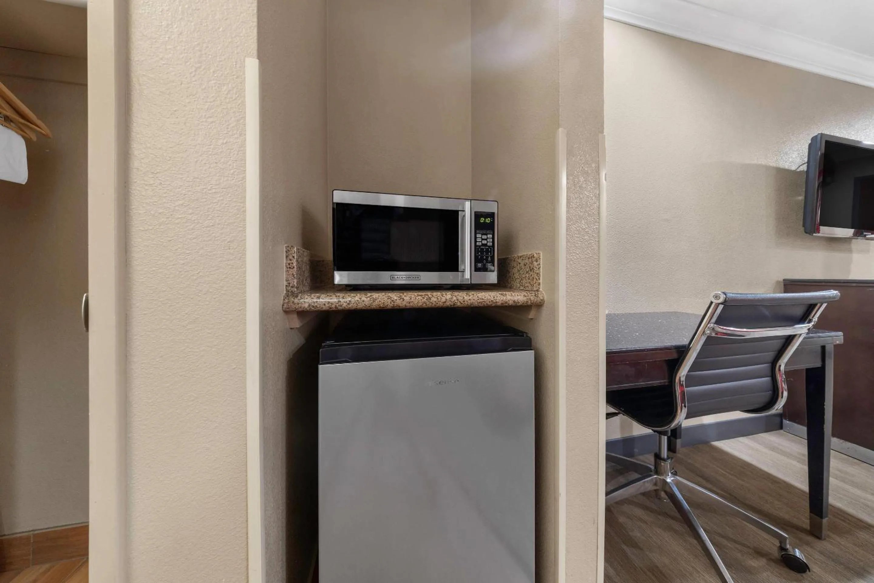 Bedroom in Econo Lodge Inn & Suites Escondido Downtown