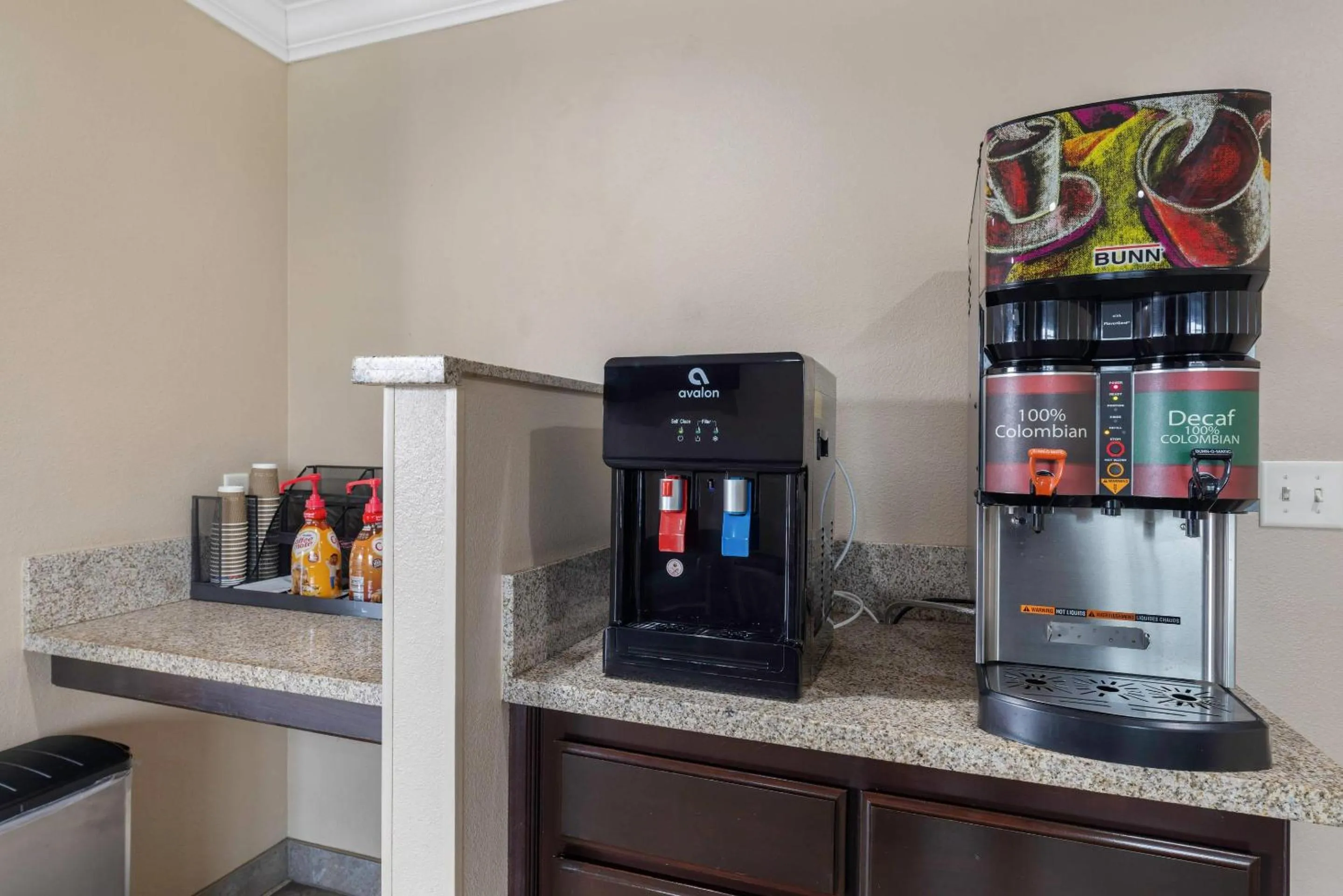 Breakfast in Econo Lodge Inn & Suites Escondido Downtown