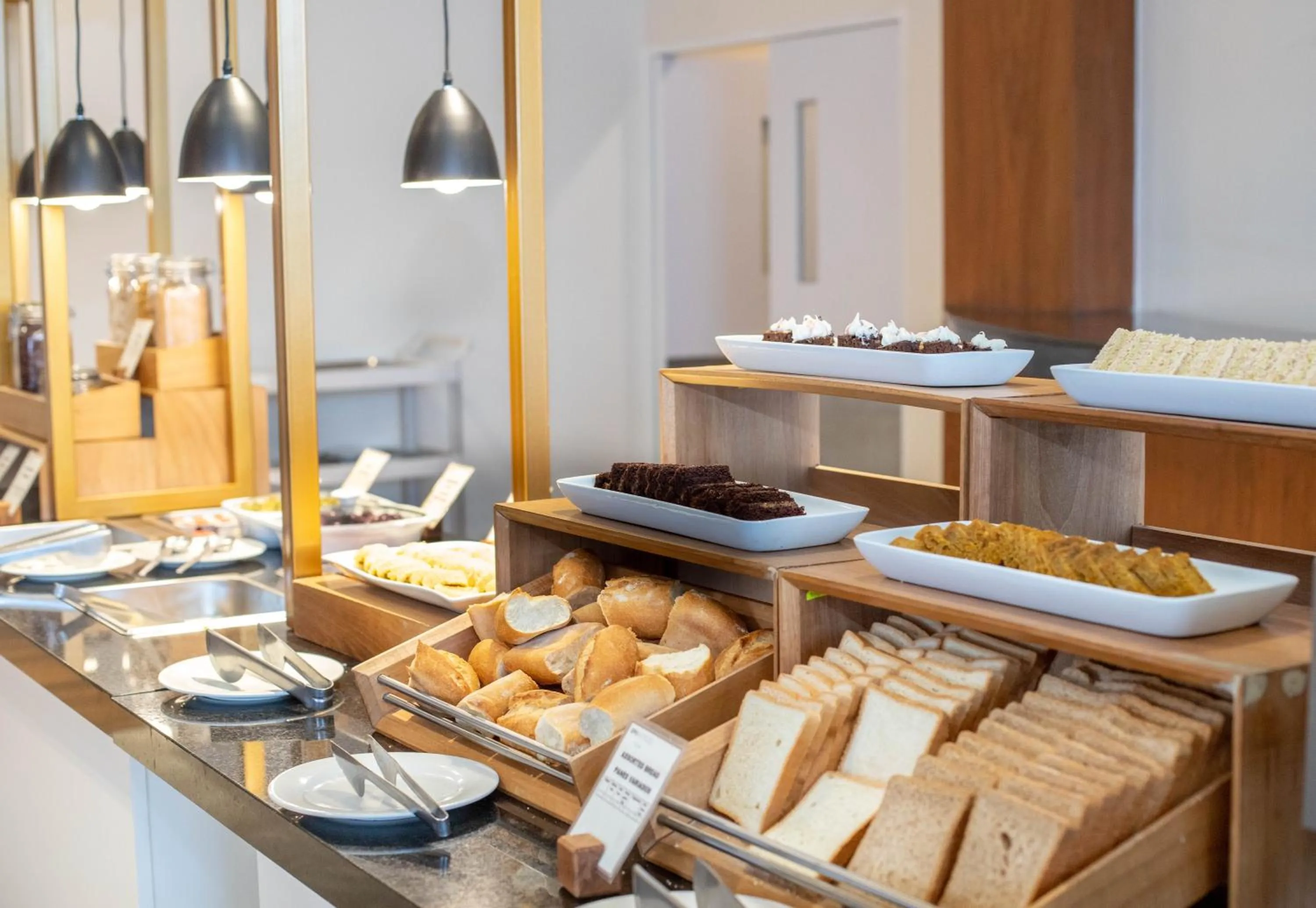 Buffet breakfast in DM Hoteles Tacna