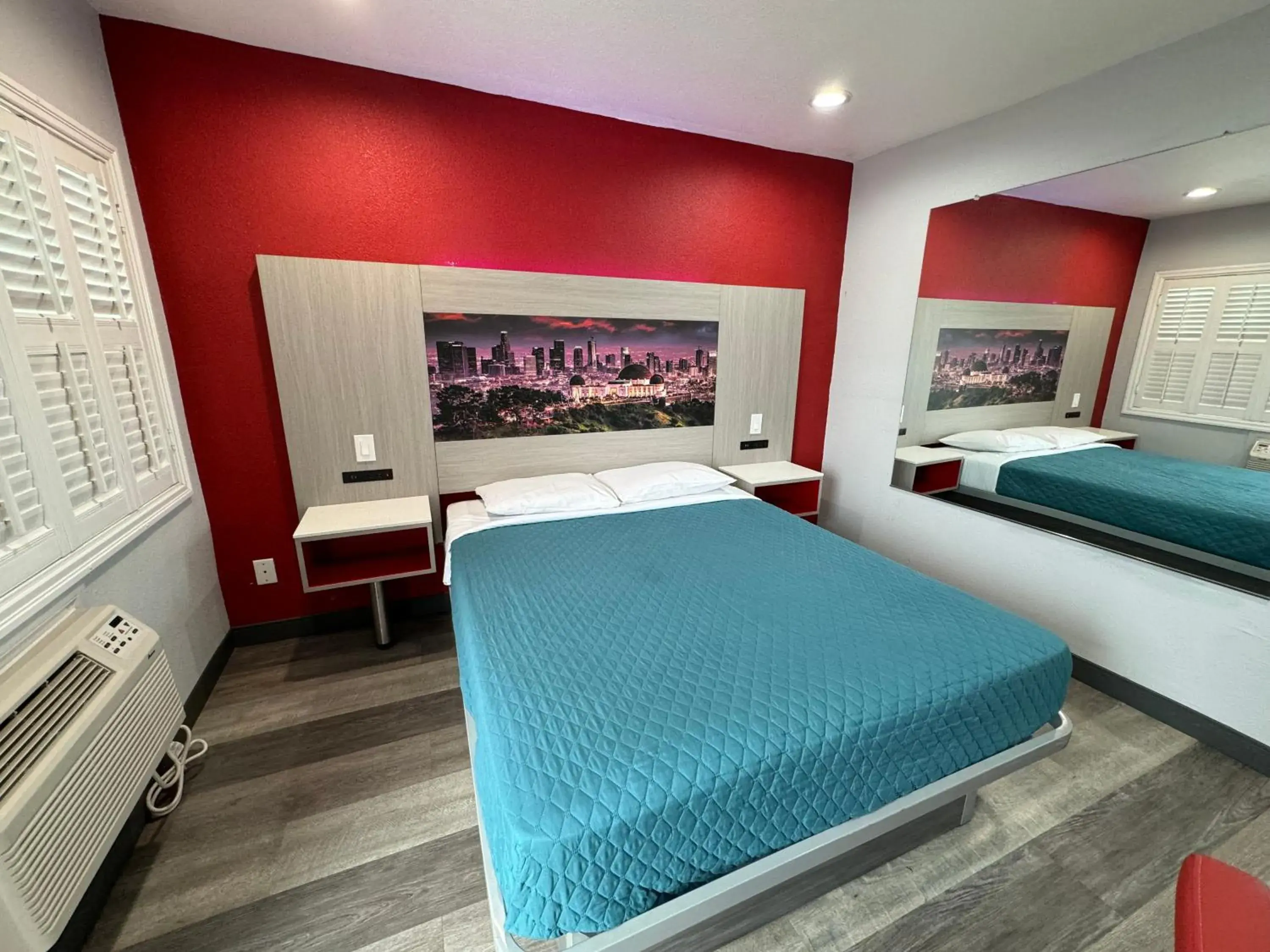 Double Room with Two Double Beds in Lincoln Motel - Los Angeles, Hollywood Area Double Room with Two Double Beds in Lincoln Motel - Los Angeles, Hollywood Area