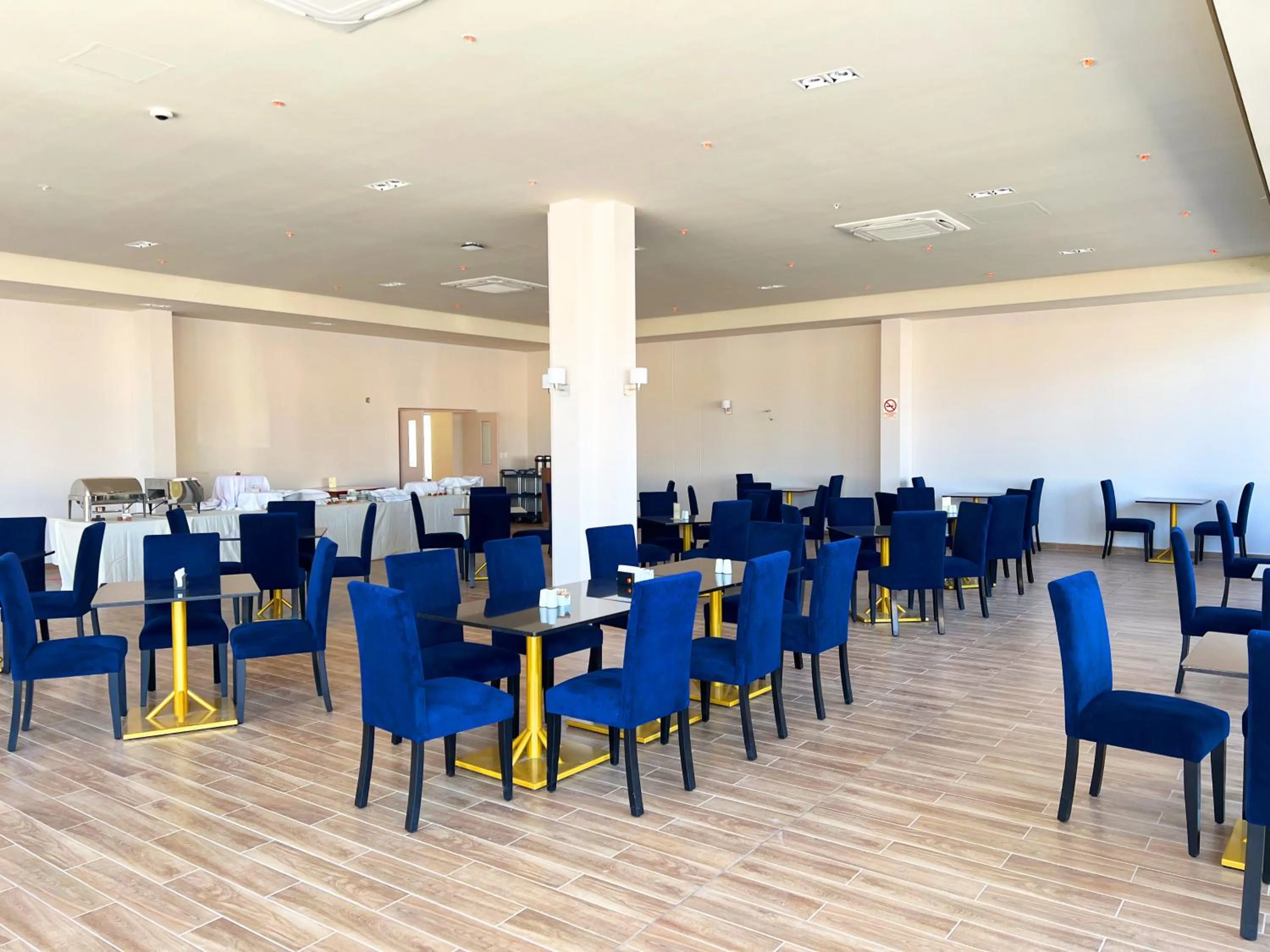 Restaurant/places to eat in DM Hoteles Nasca