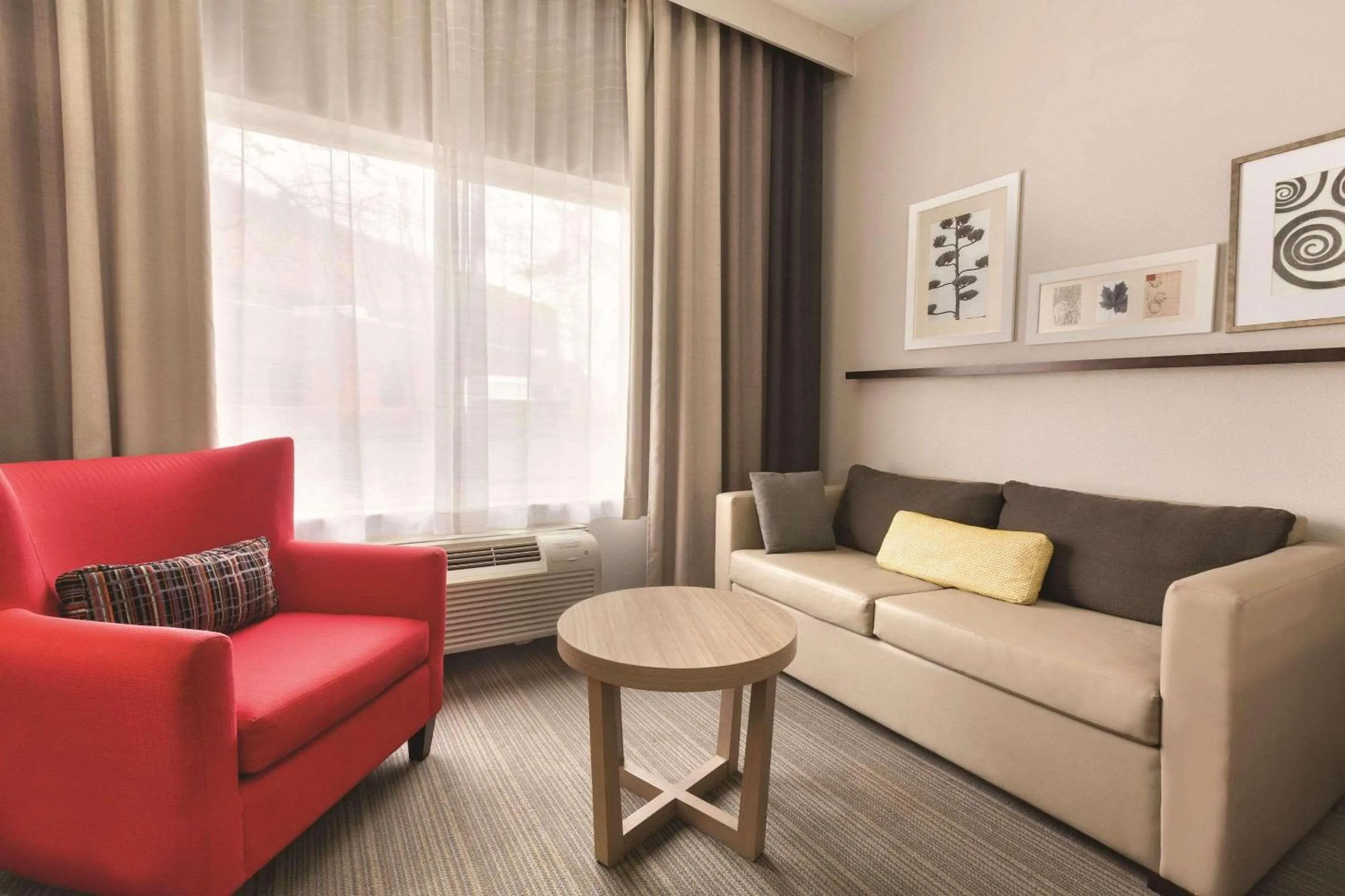 Bedroom in Country Inn & Suites by Radisson, Fresno North, CA