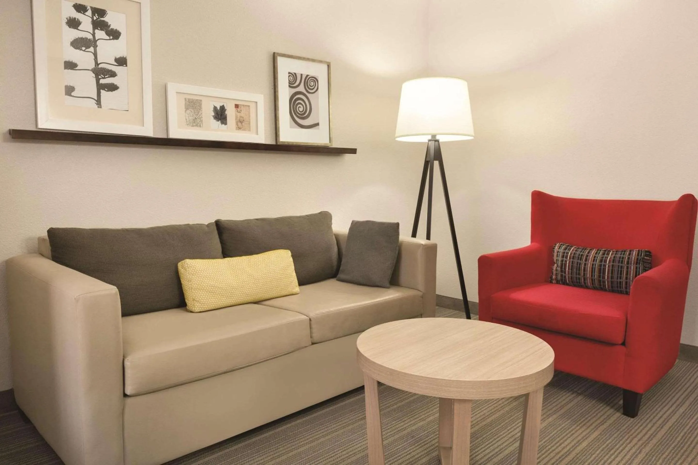 Bedroom in Country Inn & Suites by Radisson, Fresno North, CA