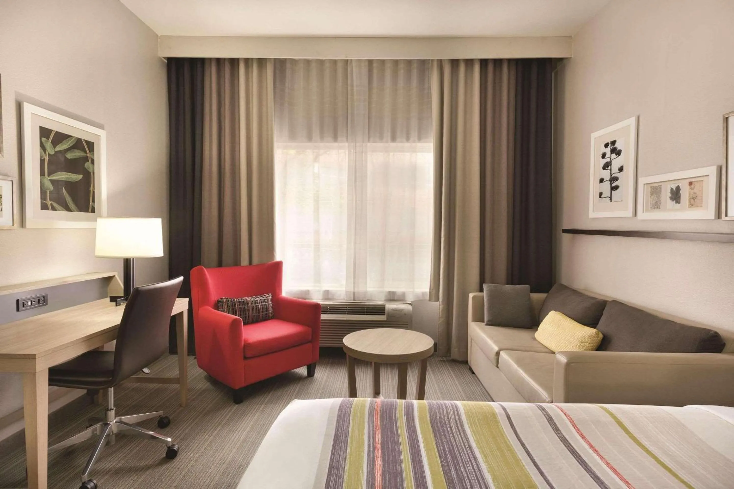 Bedroom, Bed in Country Inn & Suites by Radisson, Fresno North, CA