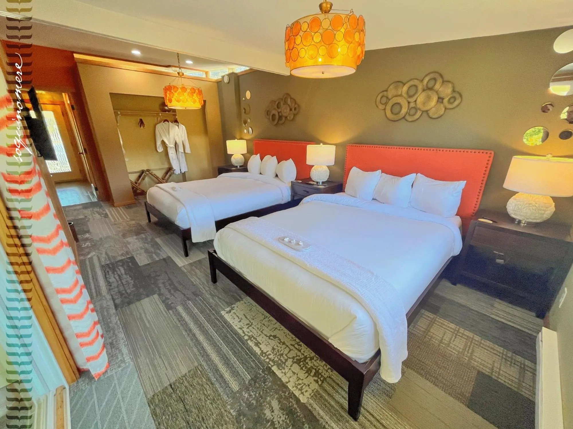 Bed in Tide Pool Cabin, a Soquinomere Private Hotel on the Dunes, Downtown Ocean Shores