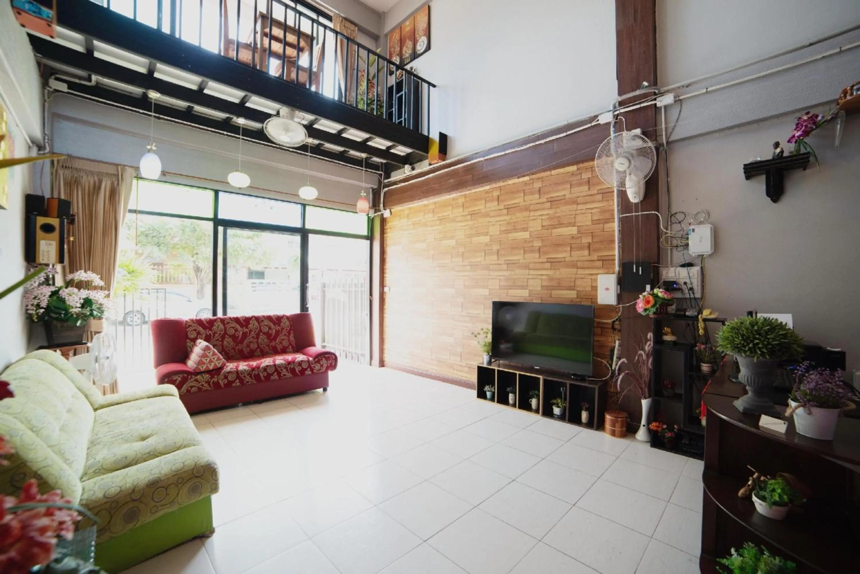 Lobby or reception in OYO 465 Krung Kao Traveller Lodge
