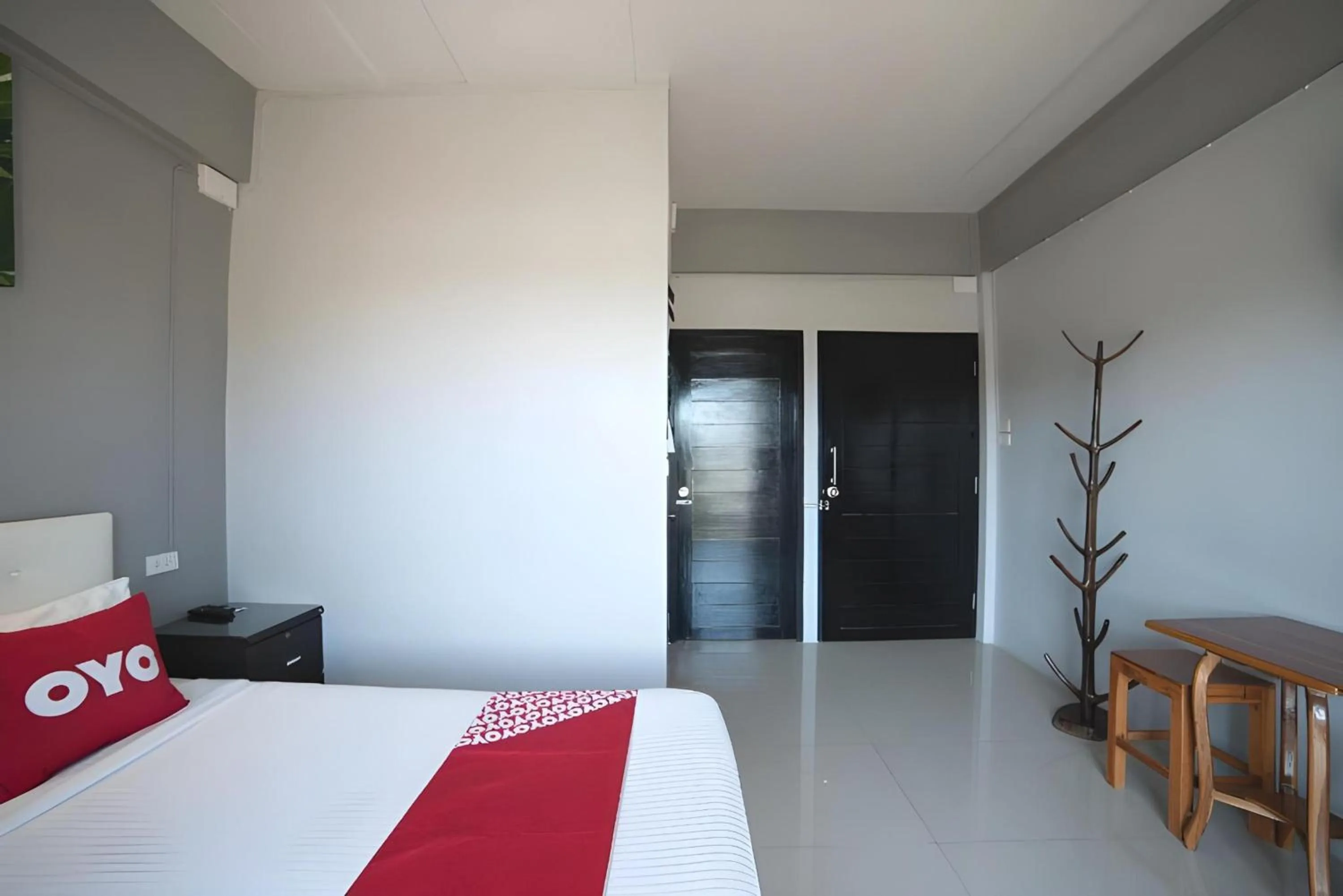 Photo of the whole room, Bed in OYO 465 Krung Kao Traveller Lodge