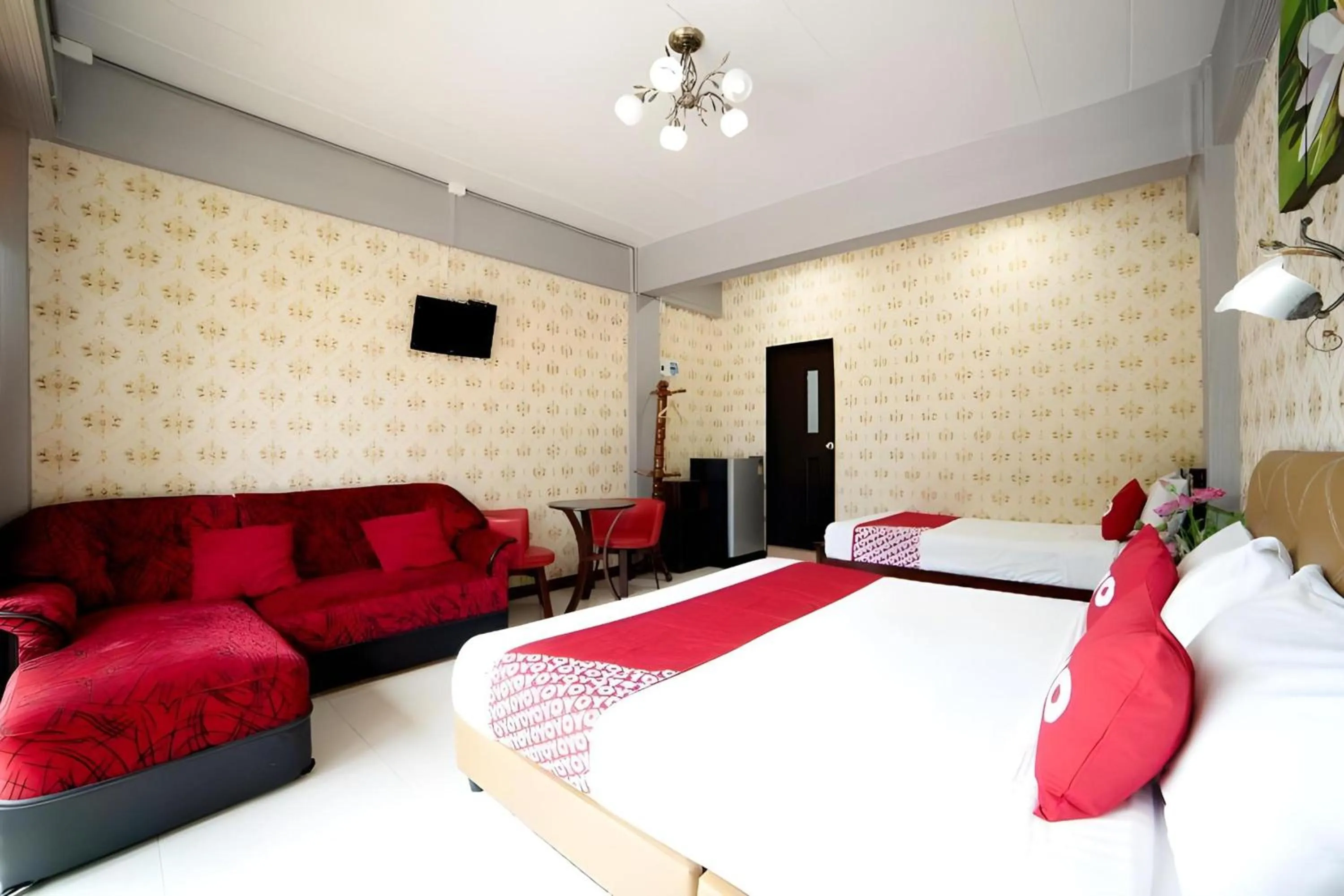 Photo of the whole room, Bed in OYO 465 Krung Kao Traveller Lodge