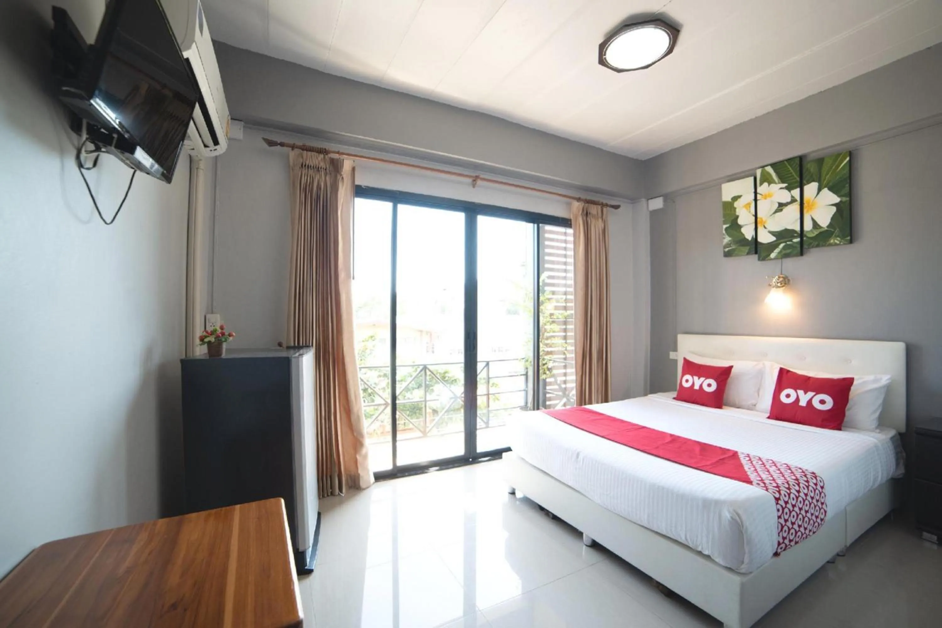Photo of the whole room, Bed in OYO 465 Krung Kao Traveller Lodge