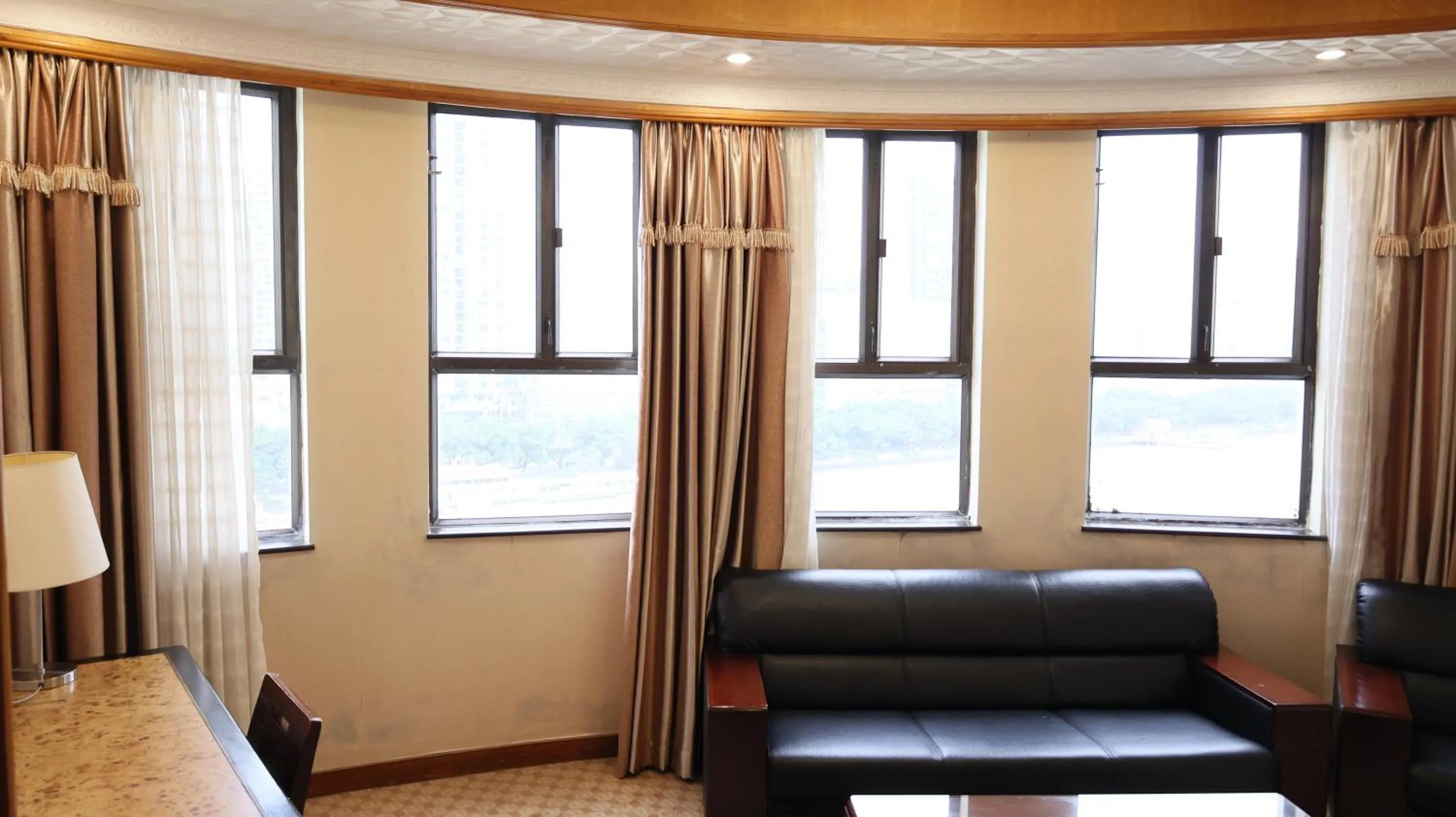 Living room in Guangzhou Aiqun Hotel - Canton Fair Free Shuttle Bus during Canton Fair period