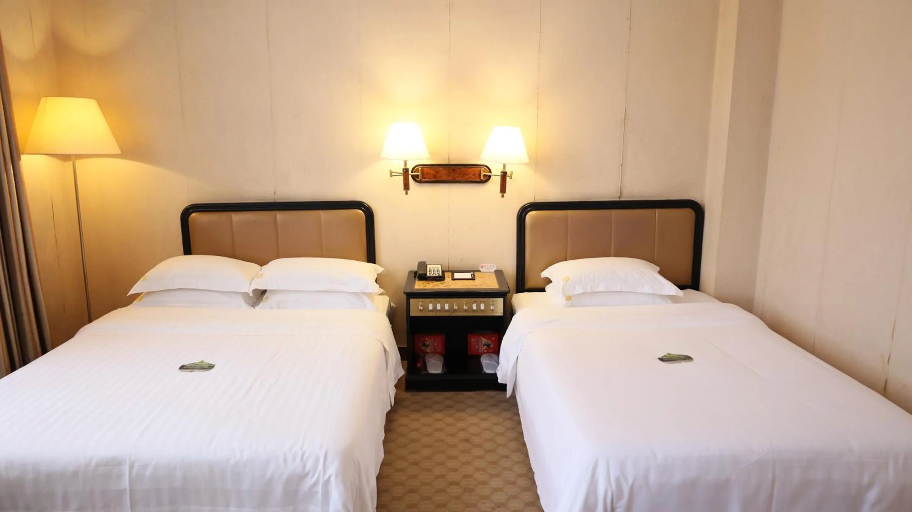 Bed in Guangzhou Aiqun Hotel - Canton Fair Free Shuttle Bus during Canton Fair period