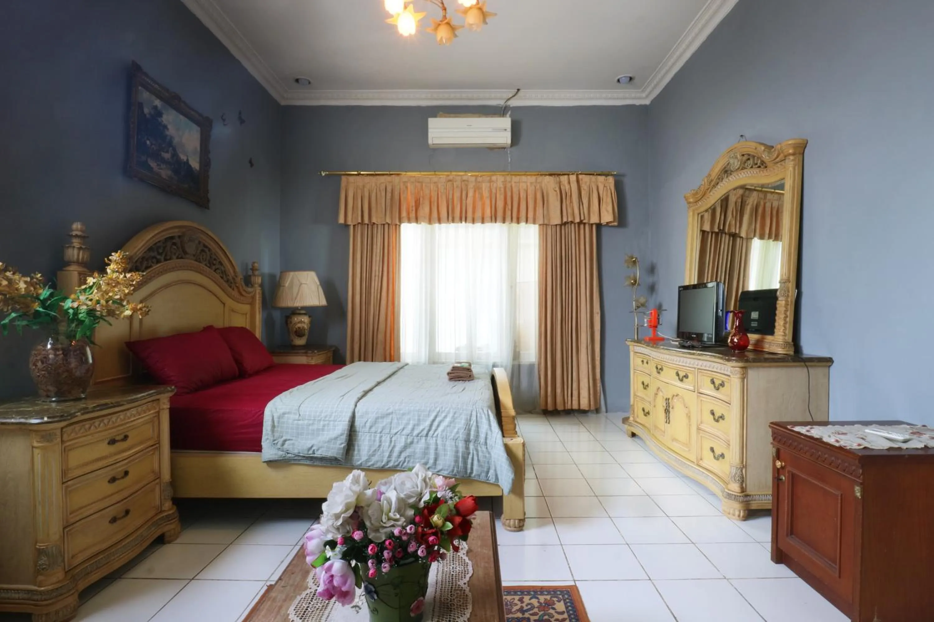 Photo of the whole room, Bed in Villa Sri Manganti