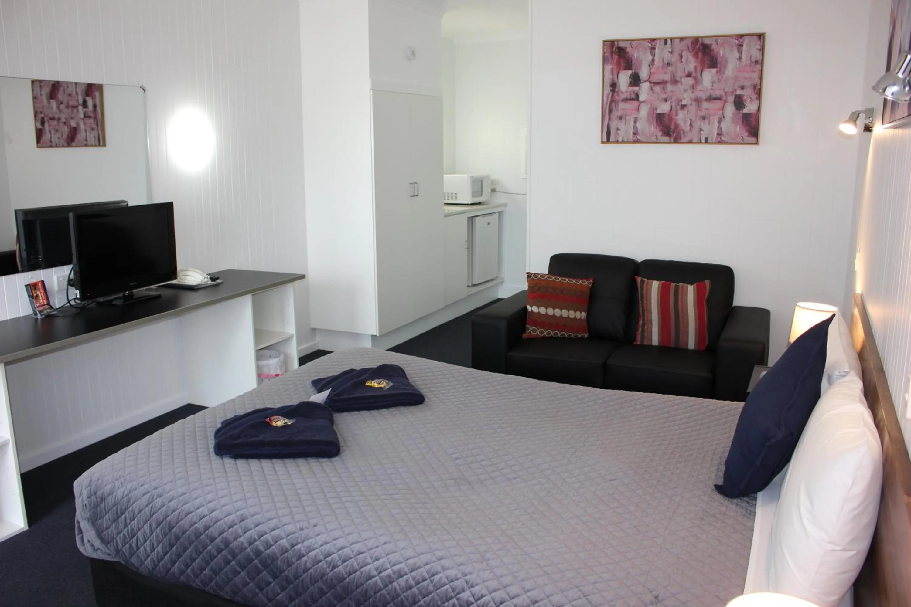 Bed in Glynlea Motel