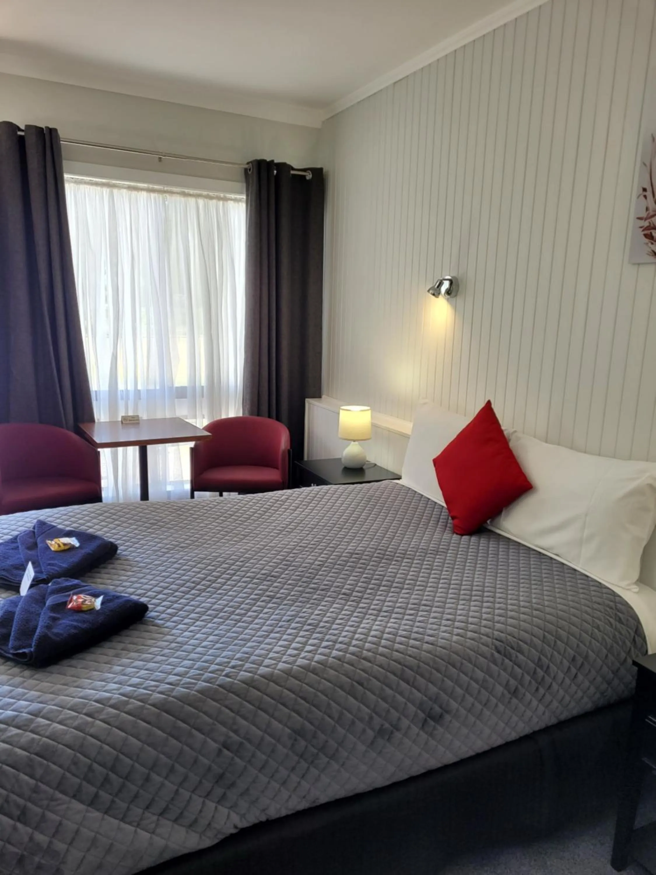 Bed in Glynlea Motel