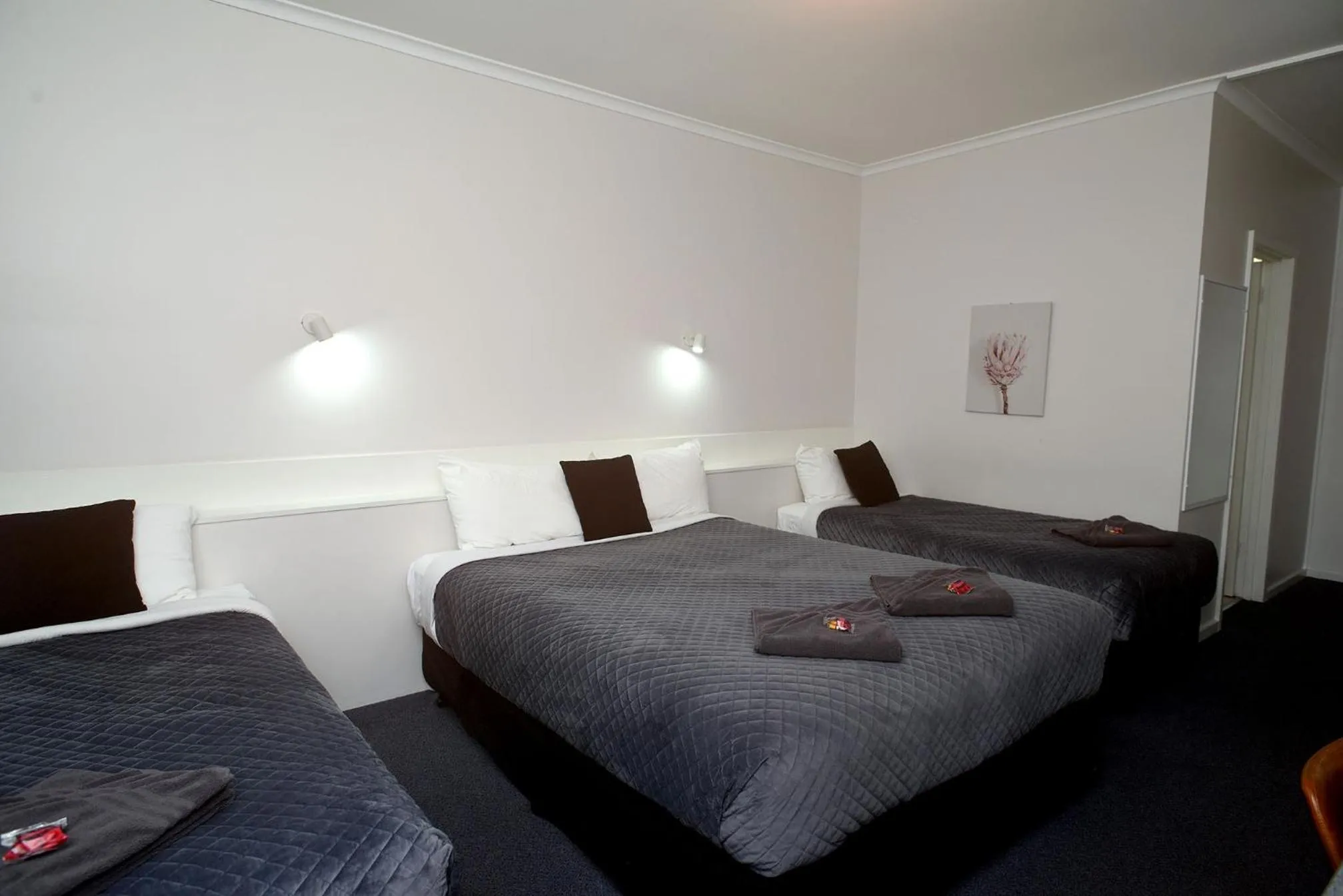 Bed in Glynlea Motel