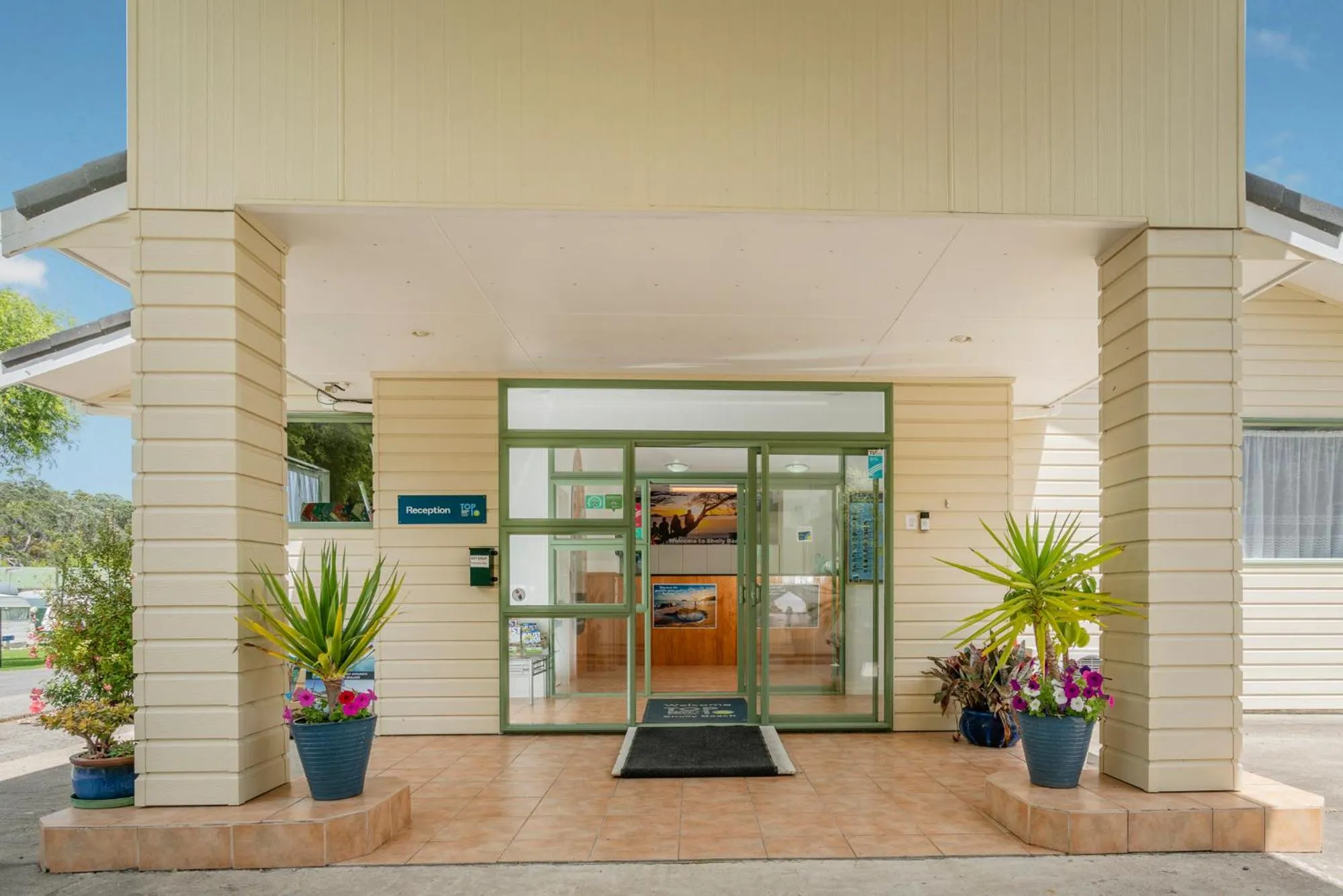Facade/entrance in Coromandel Shelly Beach TOP 10 Holiday Park
