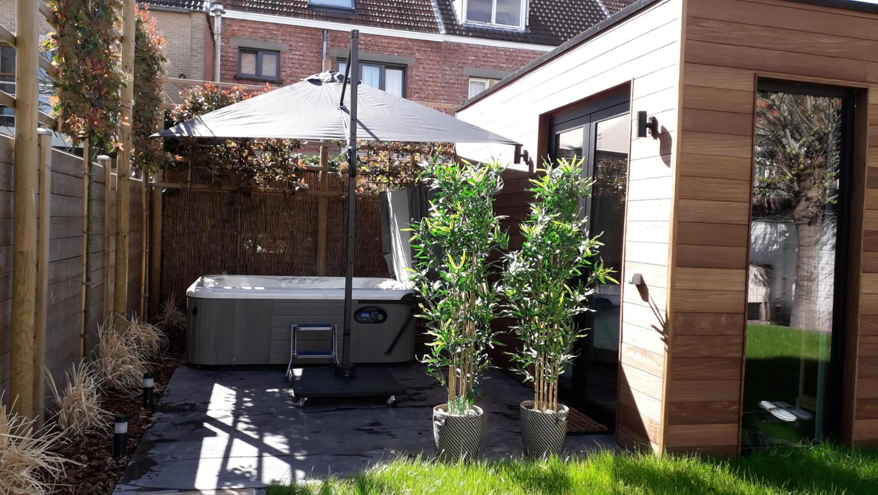 Hot Tub in B&B Alegría