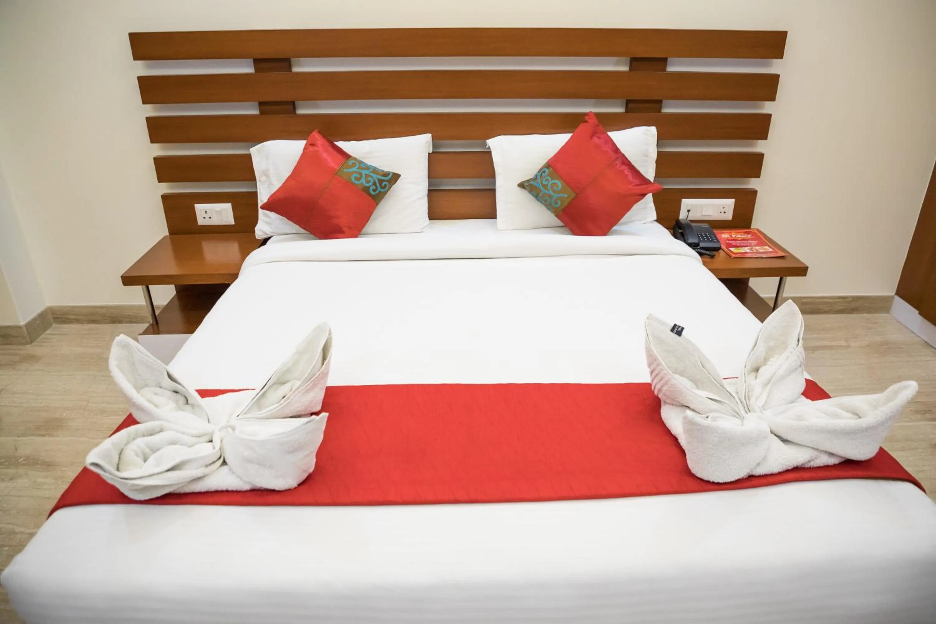 Bedroom, Bed in SM Palace (Near Apollo Hospital)